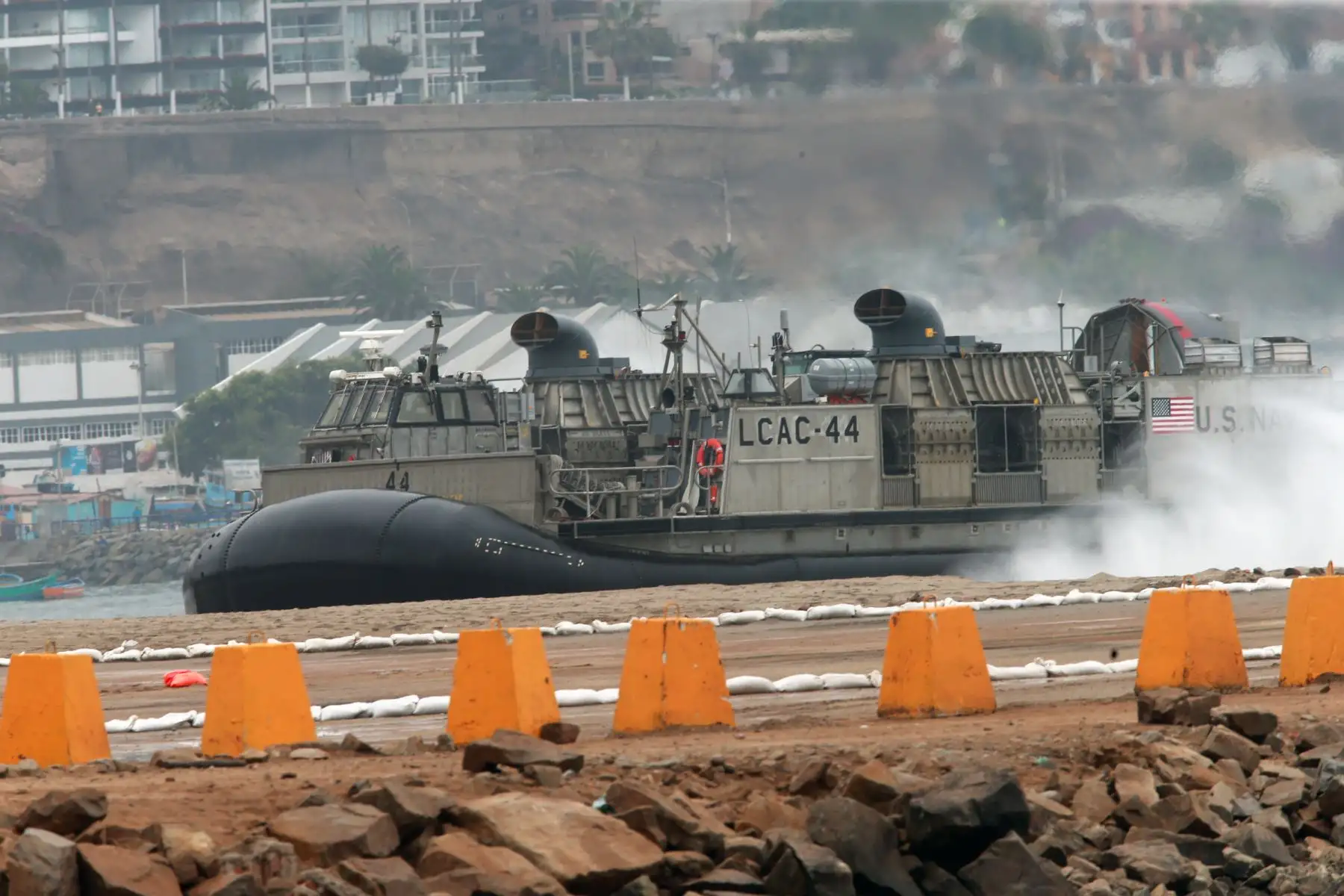 Presentación de ejercicios de respuesta  rápida ante desastres naturales  "Olas Solidarias" entre las fuerzas navales americanas y la marina de guerra del Perú  Foto: ANDINA/Norman Córdova