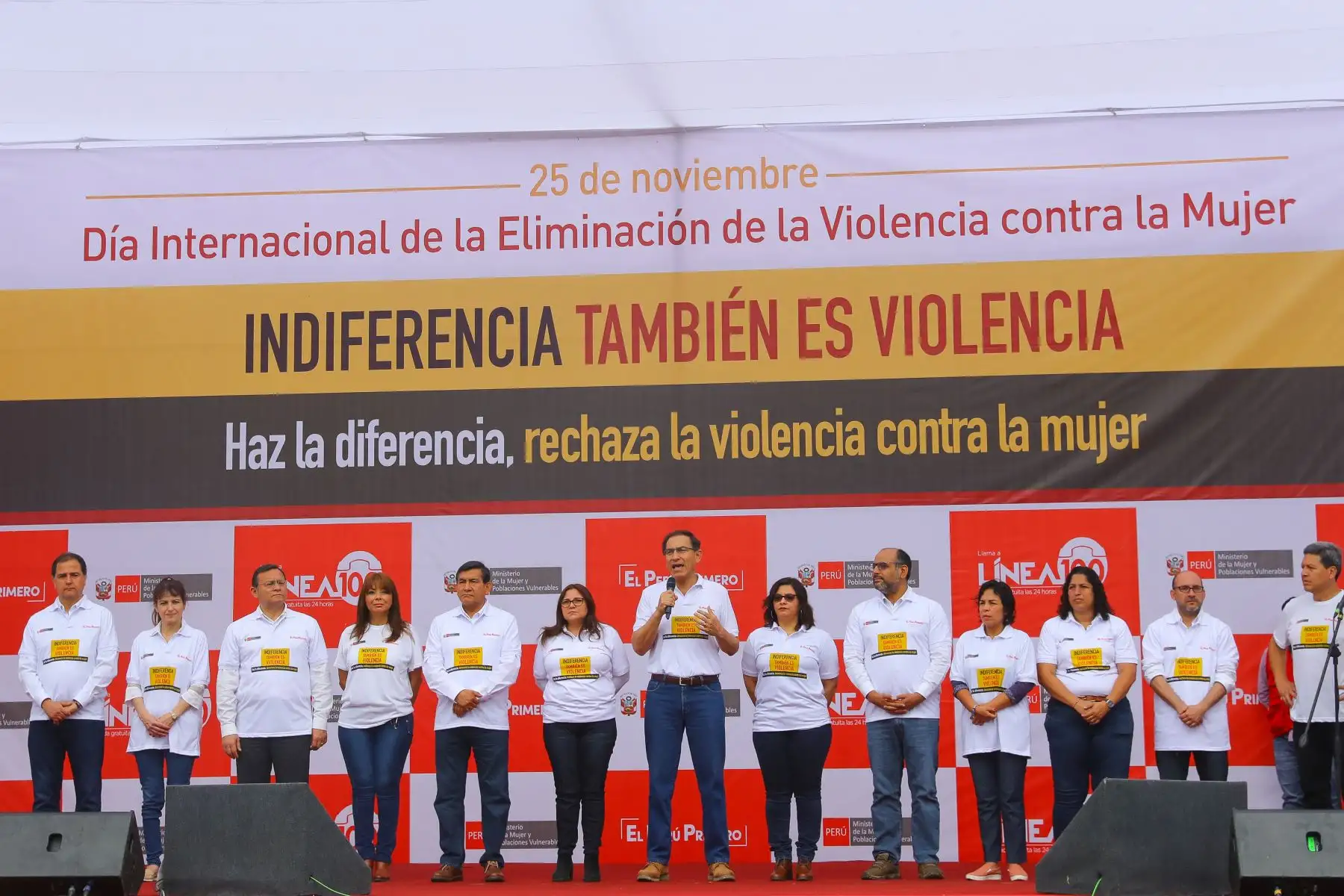 Presidente Martín Vizcarra junto a la primera dama Maribel Díaz participò en la  ceremonia por el Día Internacional de la Eliminación de la Violencia contra la Mujer. Foto: ANDINA/Prensa Presidencia