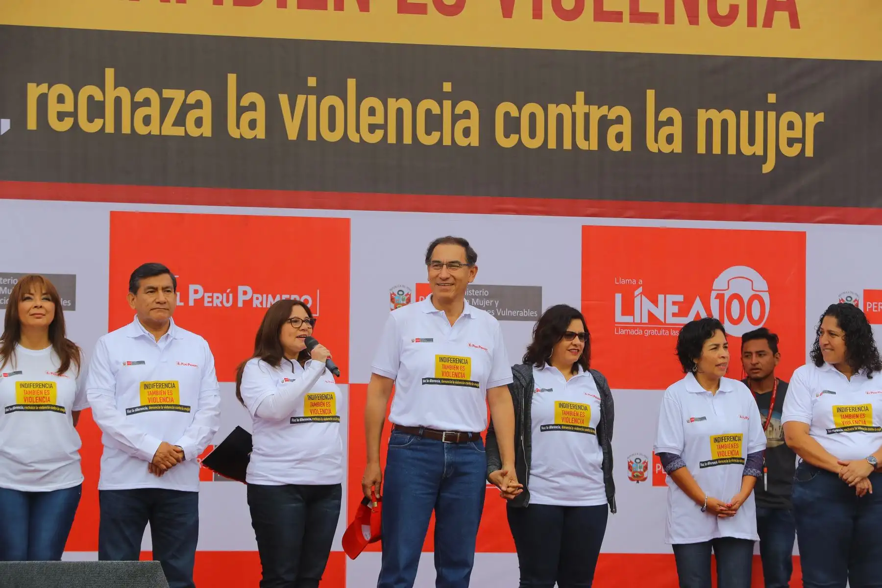 Presidente Martín Vizcarra junto a la primera dama Maribel Díaz participò en la  ceremonia por el Día Internacional de la Eliminación de la Violencia contra la Mujer. Foto: ANDINA/Prensa Presidencia