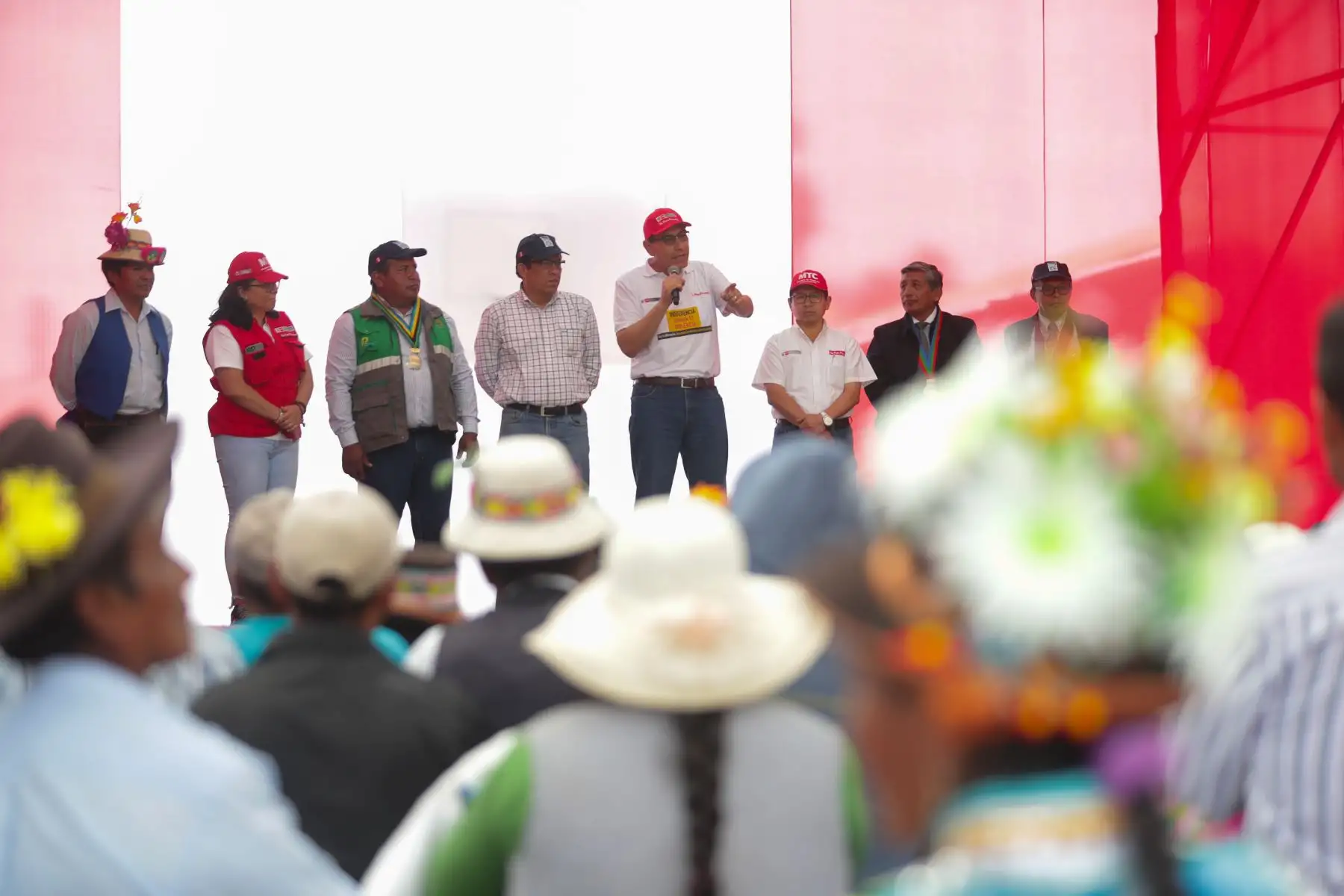 Presidente  Martín Vizcarra  dio inicio al proyecto de conectividad en Moquegua consistente en la instalación de red de fibra óptica permitirá el desarrollo social.Foto:ANDINA/Prensa Presidencia