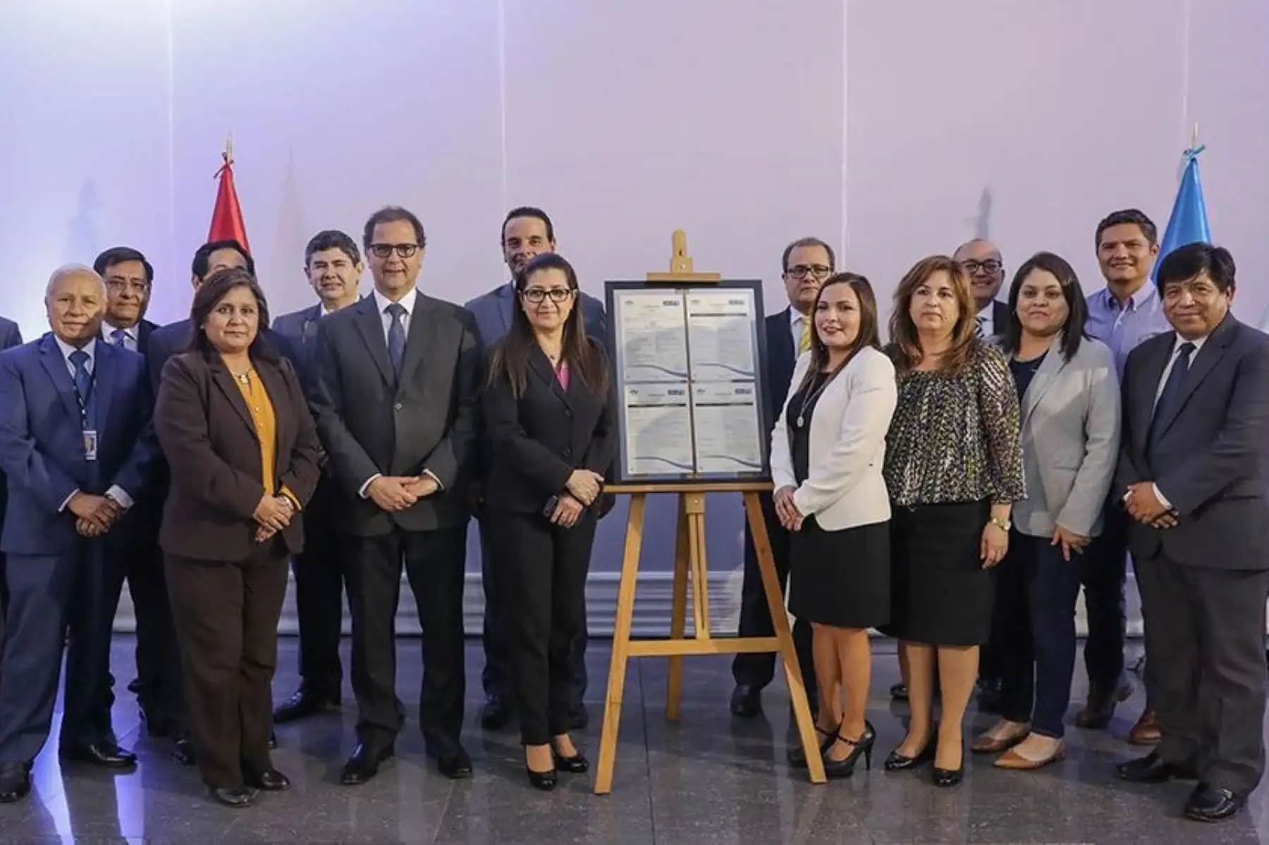 Ministerio de Energía y Minas (MEM) recibe certificación internacional por normas antisoborno. Foto: Cortesía.