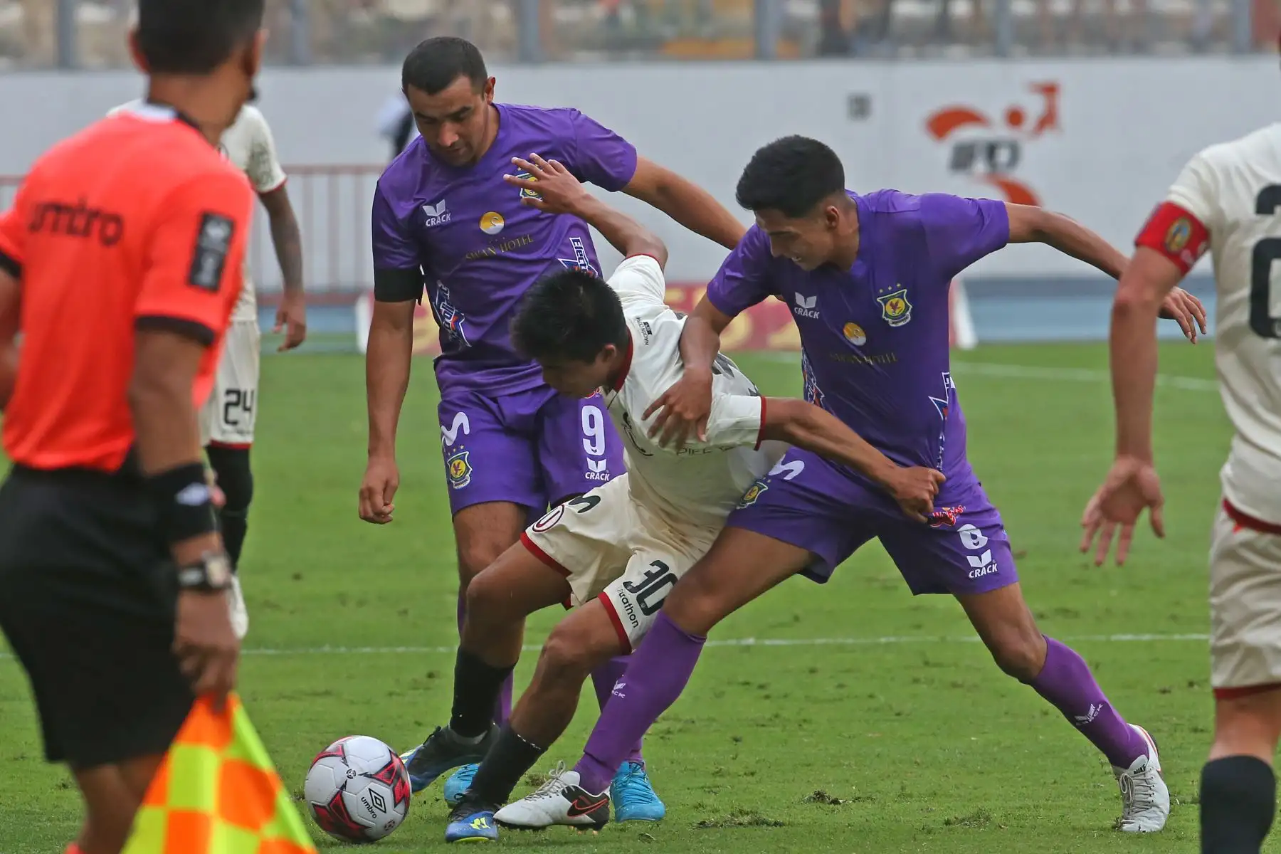 Universitario de Deportes terminó con un triunfo de 2-0 ante Comerciantes Unidos, en el Estadio Nacional. Foto: ANDINA/Vidal Tarqui