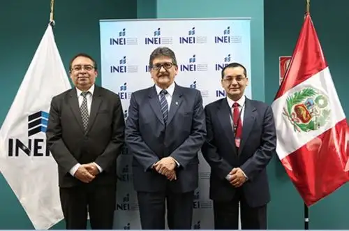 Director de la oficina de cooperación técnica, Peter Abad; jefe del INEI,Francisco Costa; y el coordinador del REDATAM del Celade, Lenin Aguinaga. Foto: Cortesía.