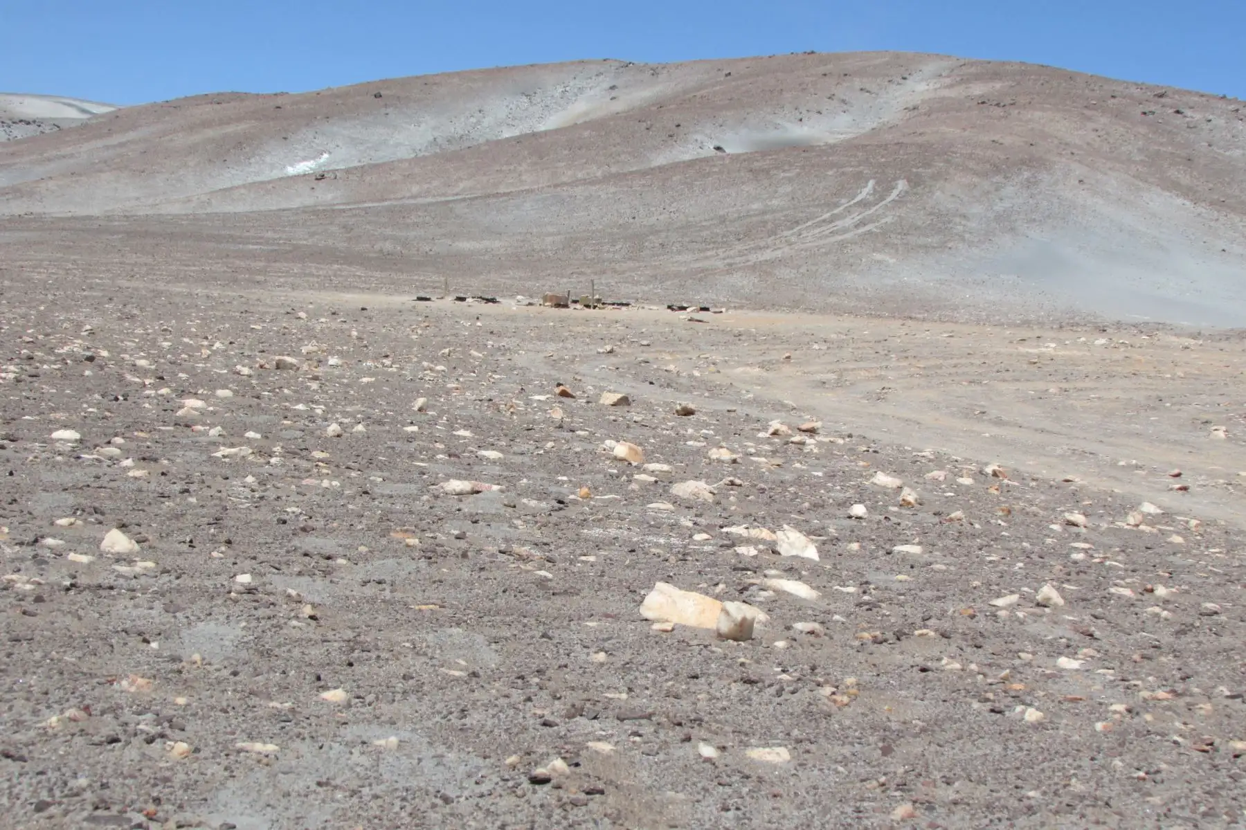 Diez estudios se desarrollaron en el desierto arequipeño de La Joya, que tiene grandes similitudes geoquímicas y geofísicas.