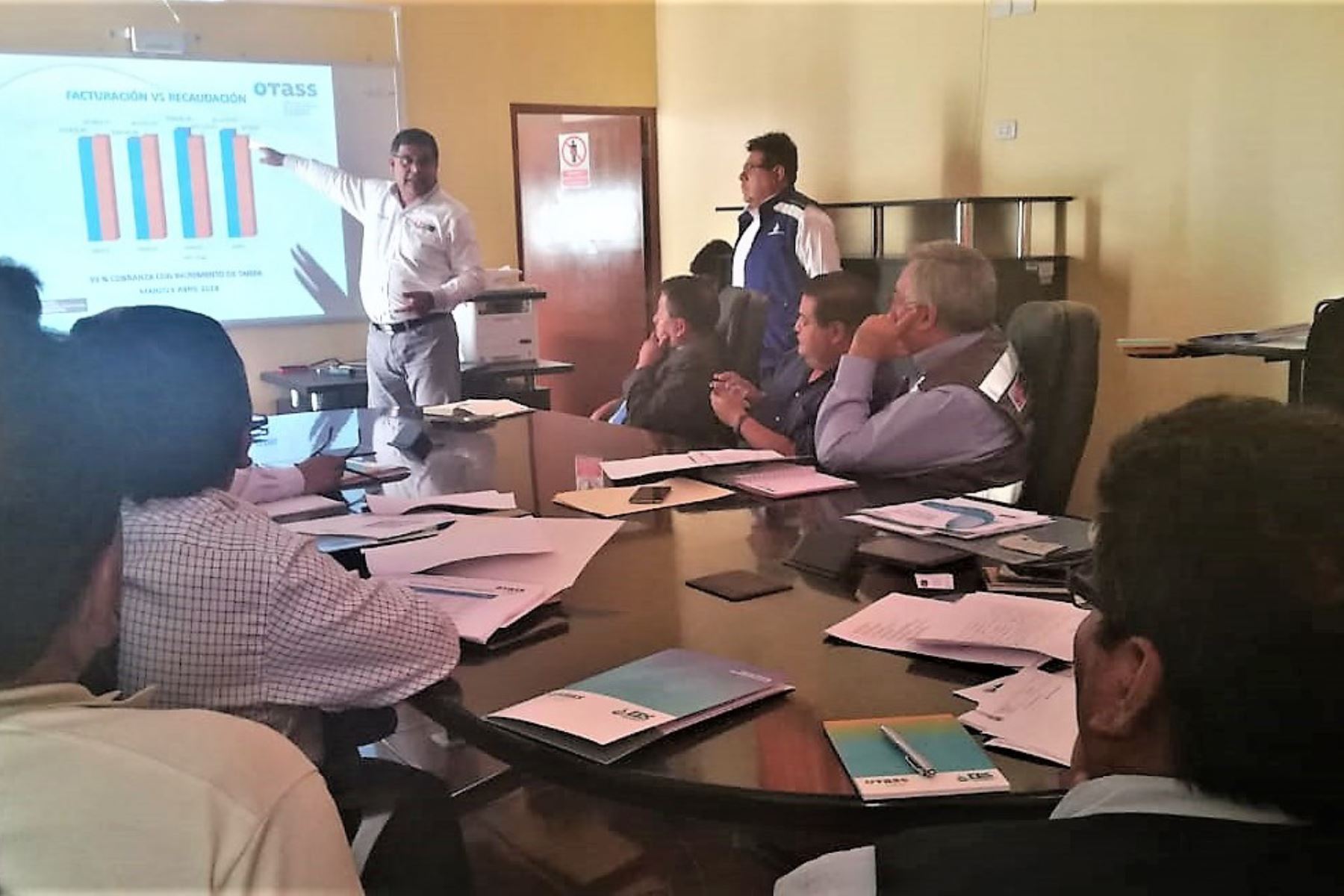 El director ejecutivo del OTASS Oscar Pastor, explicó propuesta de modificación del estudio tarifario de Moquegua.