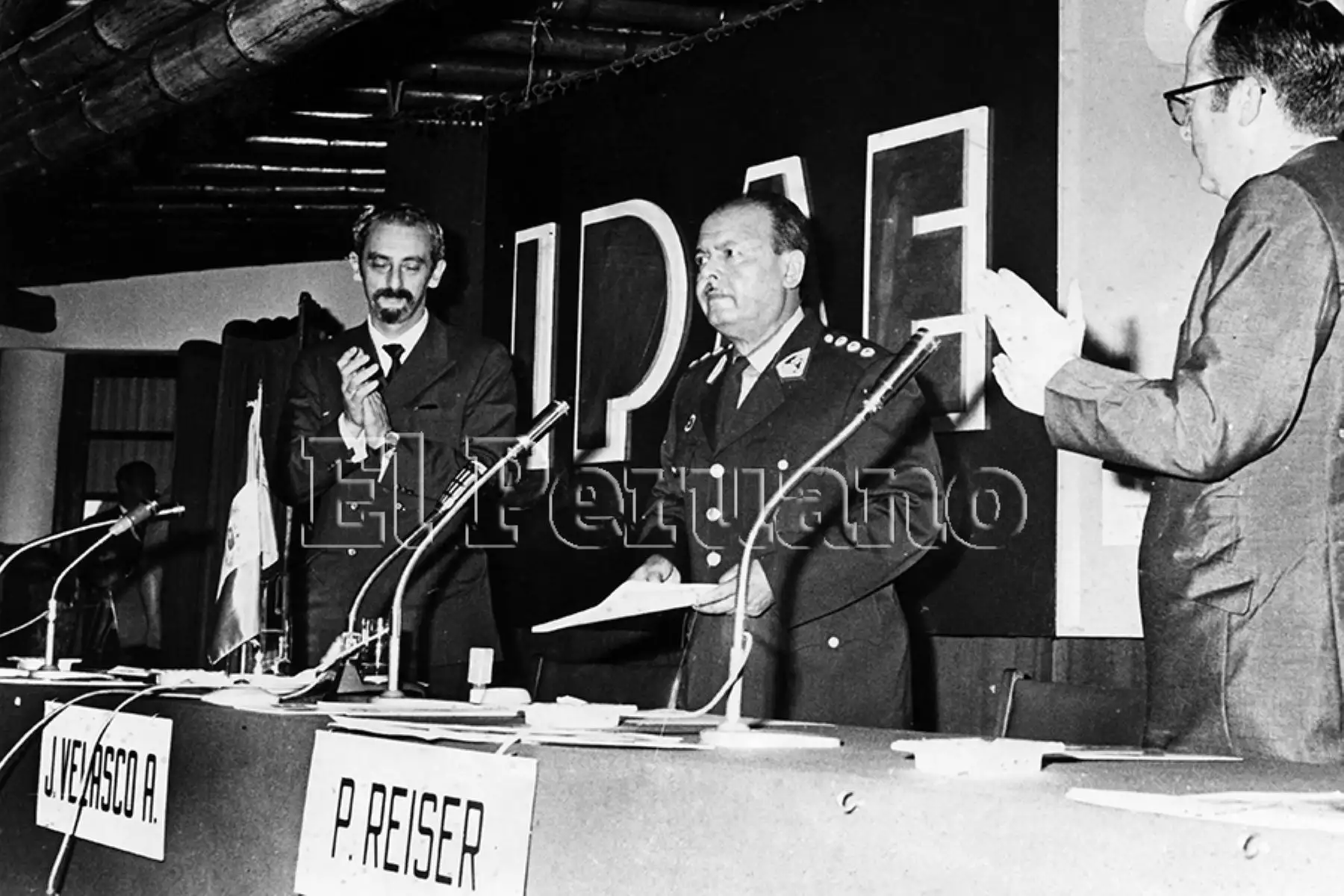 Paracas- 16 Noviembre 1970 /  El presidente Juan Velasco Alvarado en la Conferencia Anual de Ejecutivos - CADE 70, que tiene por lema " Perú: nueva sociedad industrial". Foto: Archivo Histórico de EL PERUANO