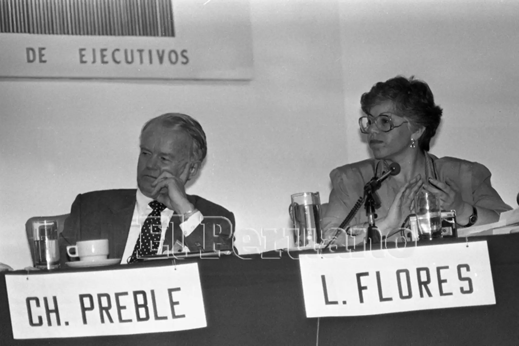 Arequipa - 1 diciembre 1991 / Charles Preble y la diputada Lourdes Flores Nano en la Conferencia Anual de Ejecutivos - CADE 91 que tiene por lema "Responsabilidad de la empresa en el desarrollo nacional".Foto: Archivo Histórico de EL PERUANO / Gonzales