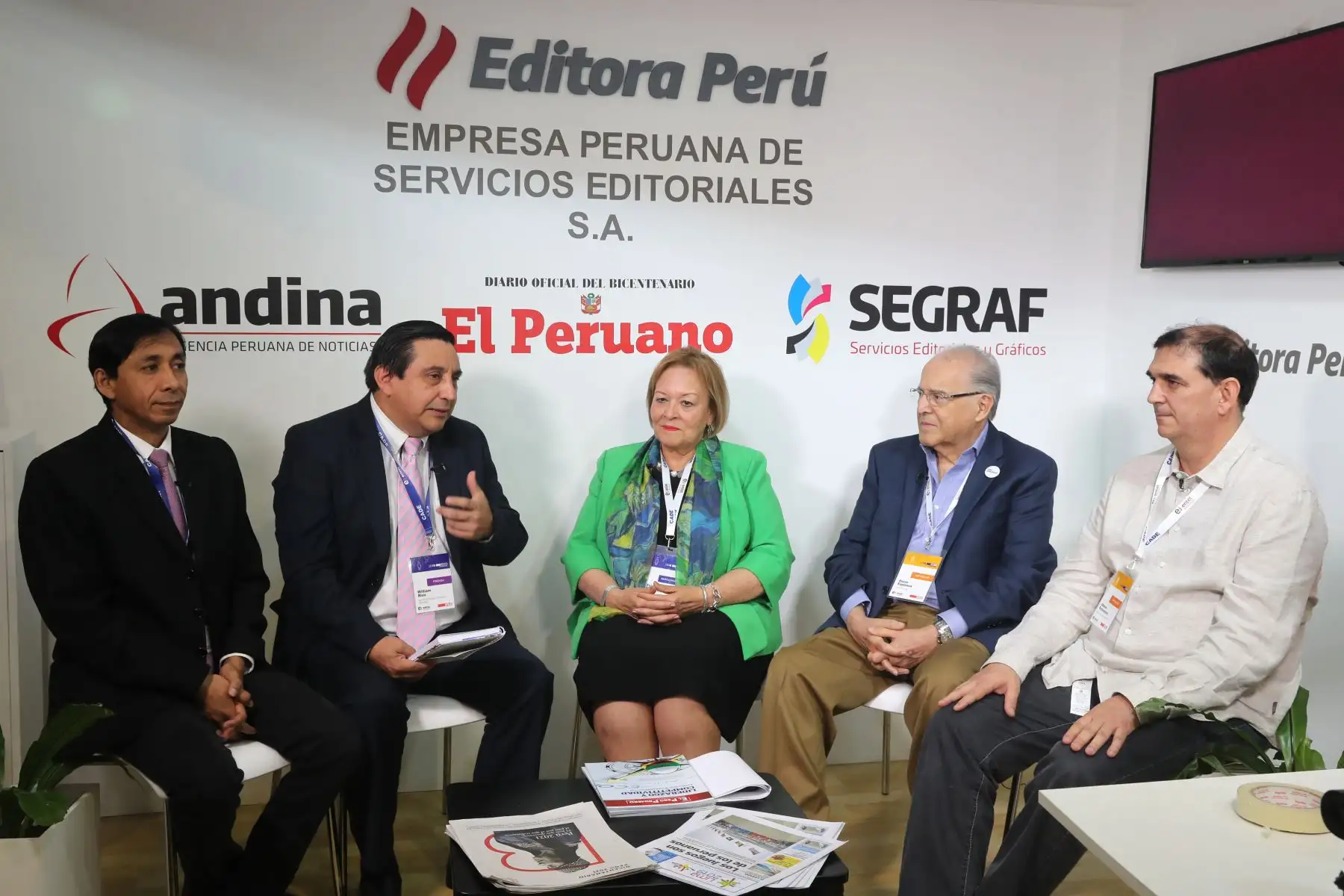 Panelistas de la mesa redonda, Yolanda Torriani de la CCL, Oscar Espinoza presidente de Ferreycorp y Alfonso Bustamante presidente de Comex en el marco de CADE EJECUTIVO 2018. Foto: ANDINA/Jack Ramón
