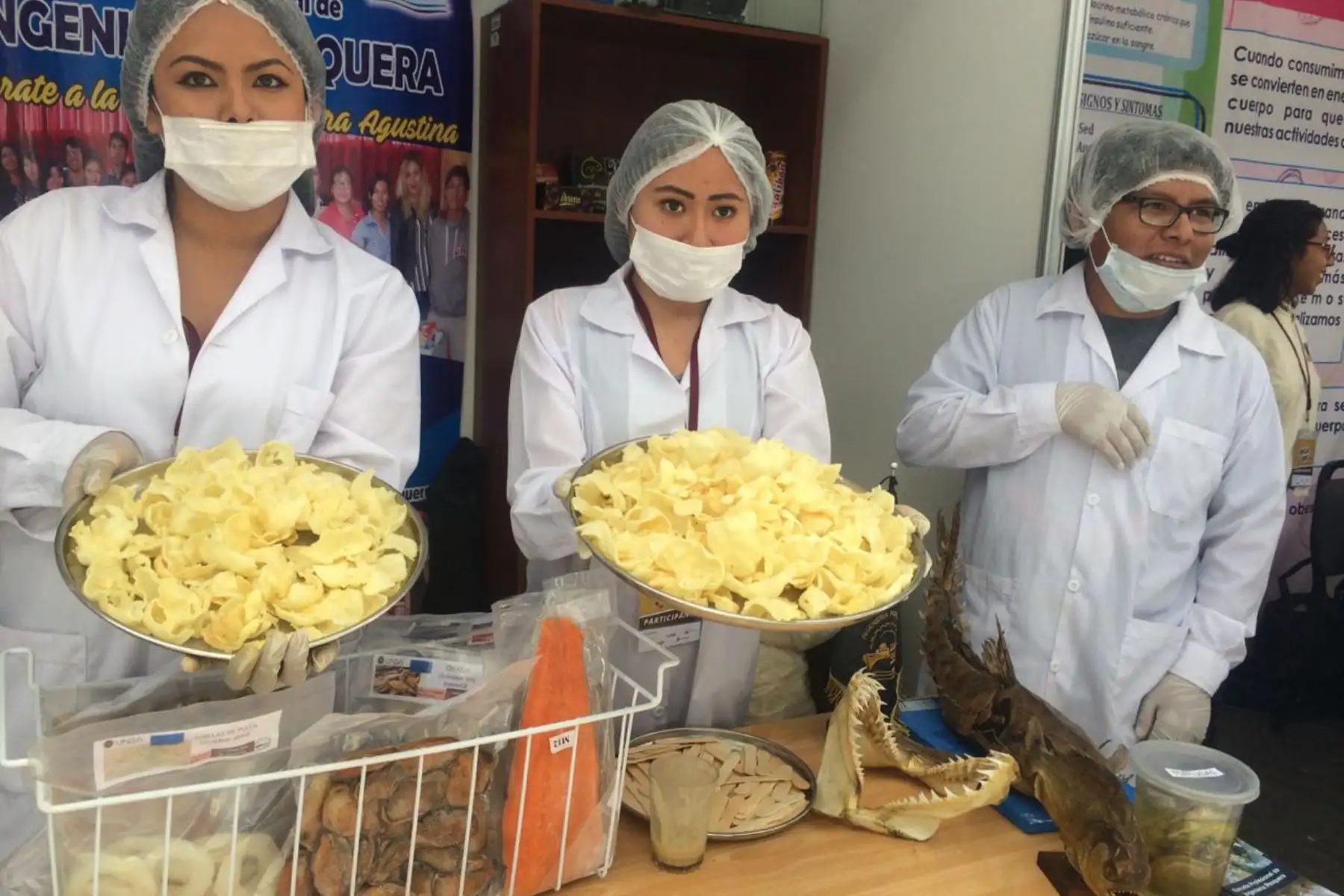 Hojuelas de pota, que pueden ser dulces o saladas, fueron desarrolladas por estudiantes de la Escuela Profesional de Ingeniería Pesquera de la UNSA.