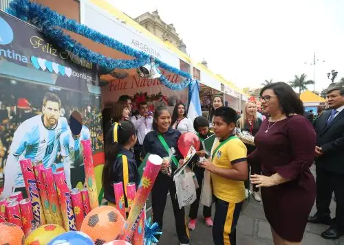 Feria "Mundo de Ilusiones" se lleva a cabo en Palacio de Gobierno.
