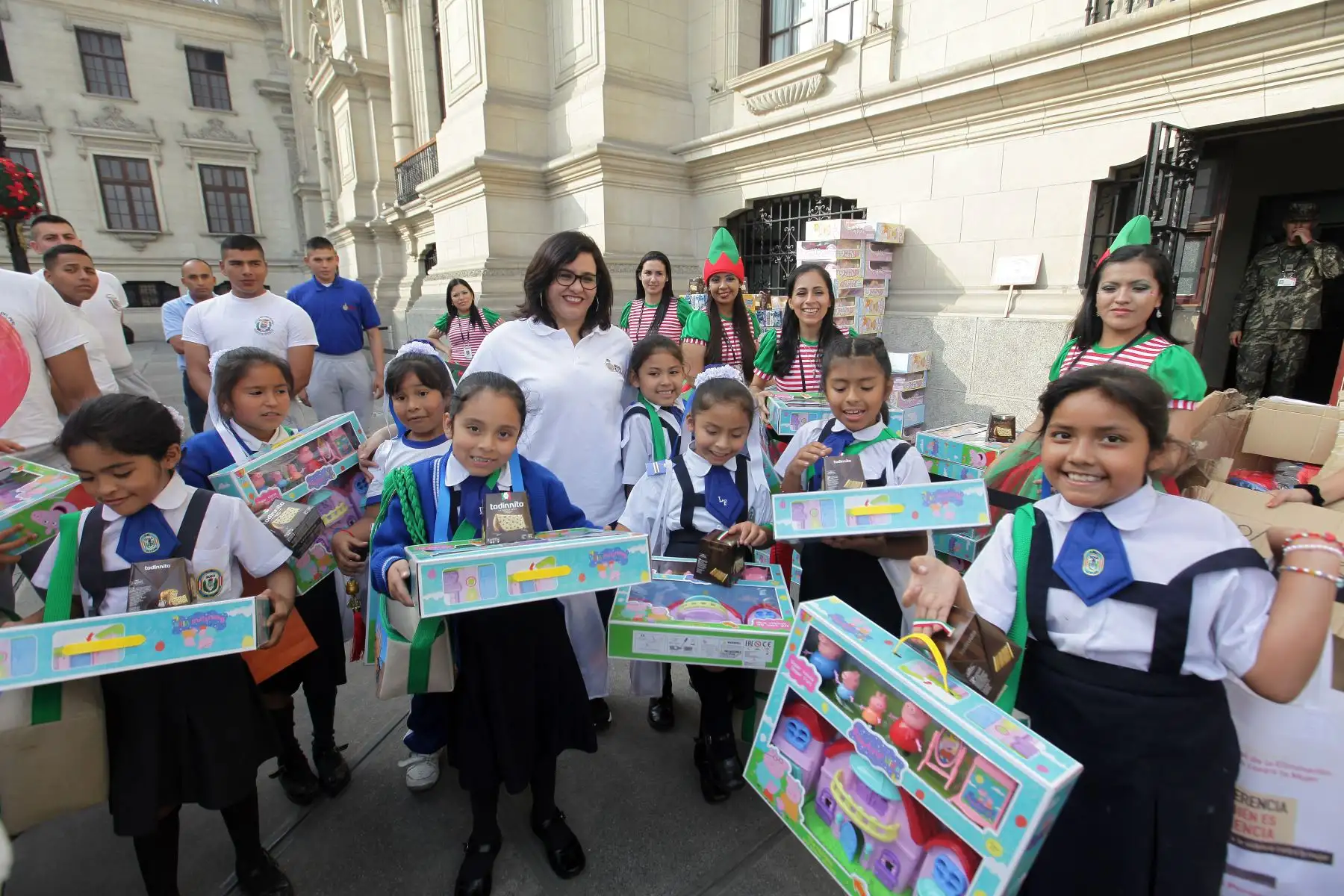 Navidad del Niño en Palacio de Gobierno con la Primera Dama, Maribel Díaz. Foto: ANDINA/Héctor Vinces