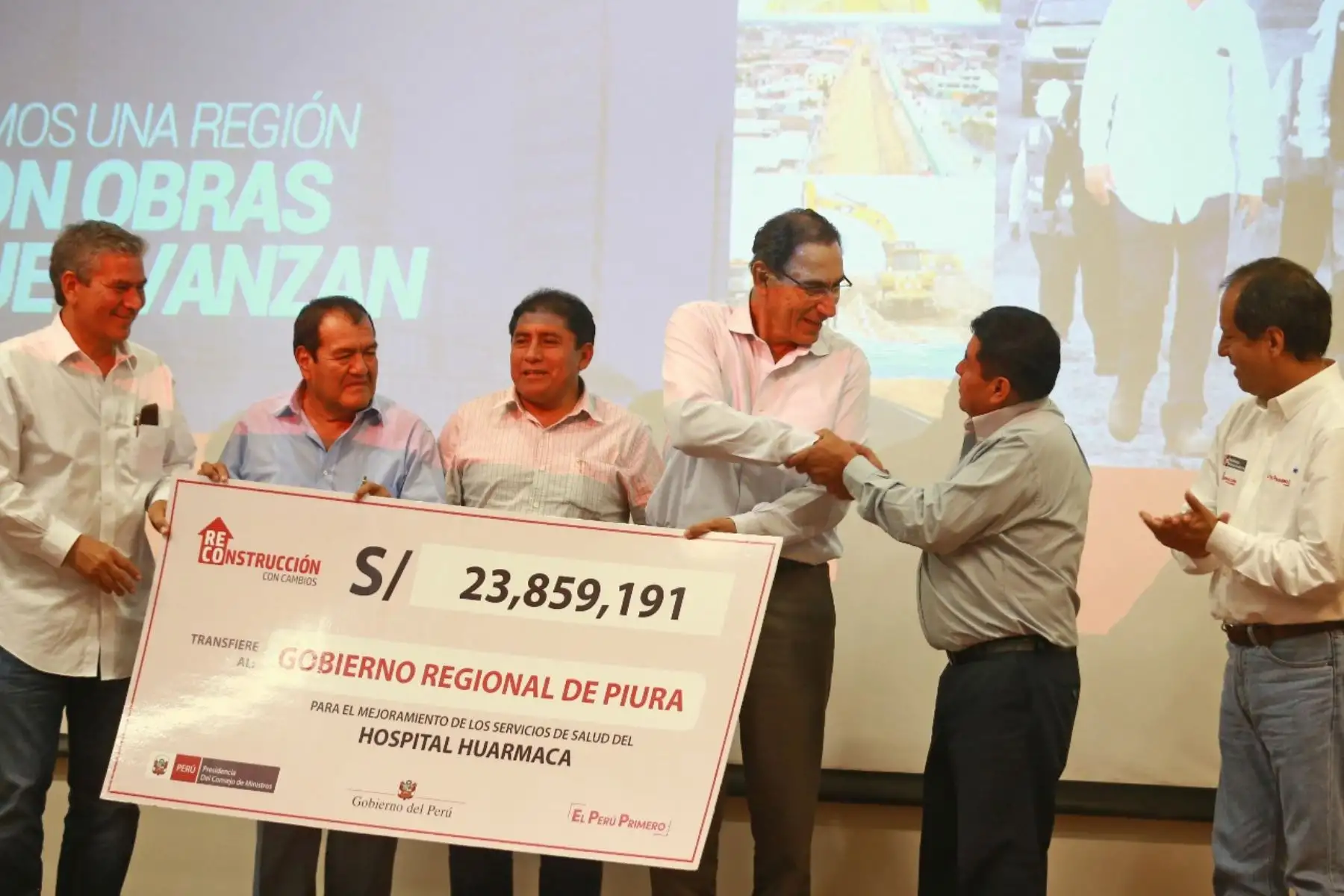 Presidente Vizcarra entrega recursos al Gobierno Regional de Piura para el mejoramiento de los servicios de salud de los hospitales de Huancabamba, Ayabaca y Huarmaca. Foto: ANDINA/Prensa Presidencia