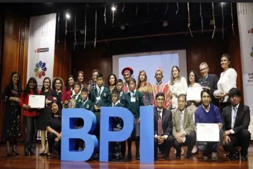 La V edición del Concurso Buenas Prácticas Interculturales en Gestión Pública, de las cuatro categorías que se lanzaron: Salud, Educación, Programas Sociales y Servicios Públicos, recayó en instituciones del mismo número de regiones del país.