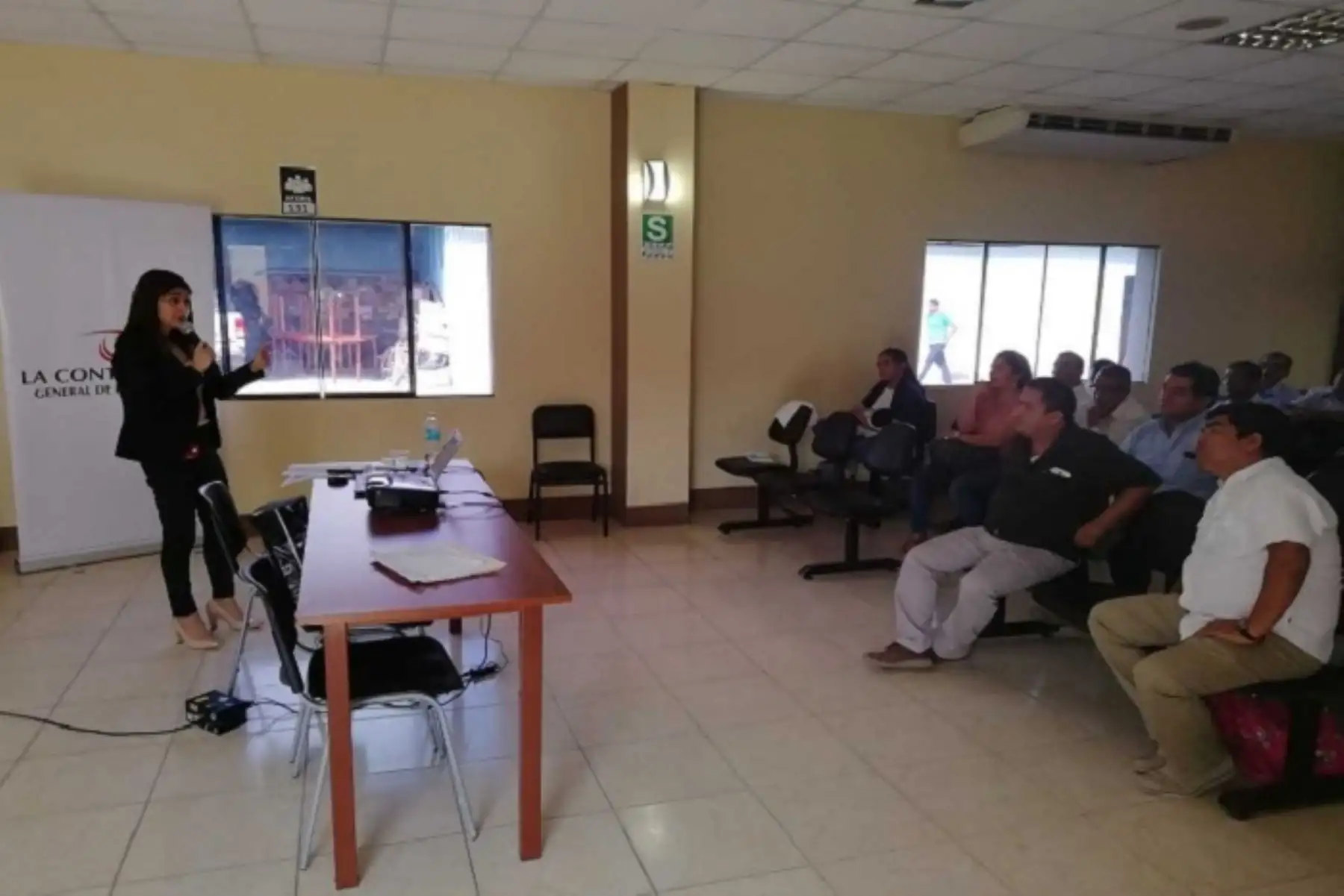 La Contraloría General capacitó a un total de 228 personas, entre autoridades electas y funcionarios de la región Piura, sobre la Transferencia de Gestión Administrativa de los gobiernos regionales y locales, a fin de que este proceso se realice de manera ordenada -entre la gestión saliente y entrante- y no se afecten los servicios de los ciudadanos tal como lo establece la normativa.