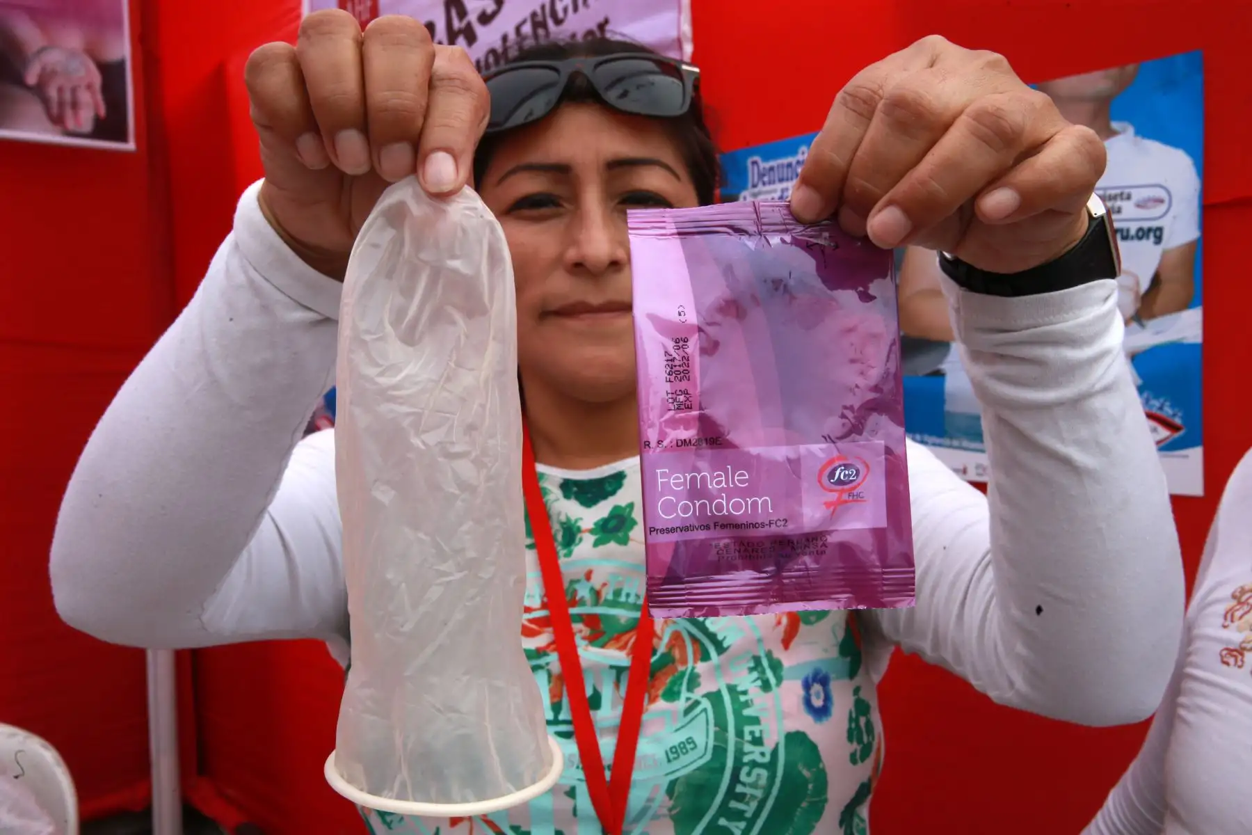 En el marco de las actividades por el Día Mundial de la Lucha contra el Sida, el Minsa realizò pruebas gratuitas del Virus de la Inmunodeficiencia Humana (VIH) en plaza Manco Cápac, en La Victoria.Foto: ANDINA/Norman Córdova