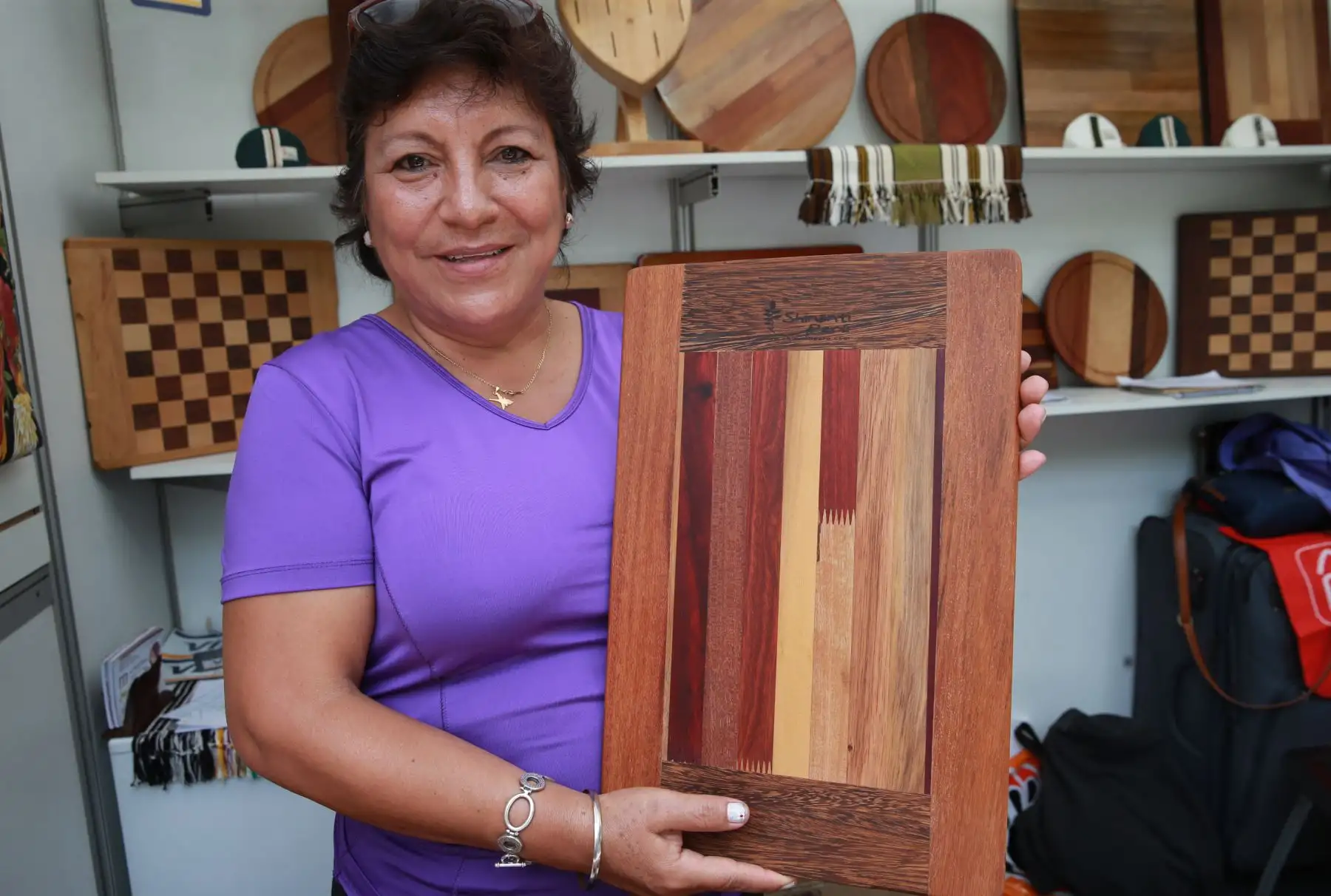 Feria Arte Nativa 2018 muestra variada oferta artesanal de productos que incluyen piezas de cerámica, textil, bisutería, trabajos en madera, fibra vegetal y pintura. Foto: ANDINA/Norman Córdova