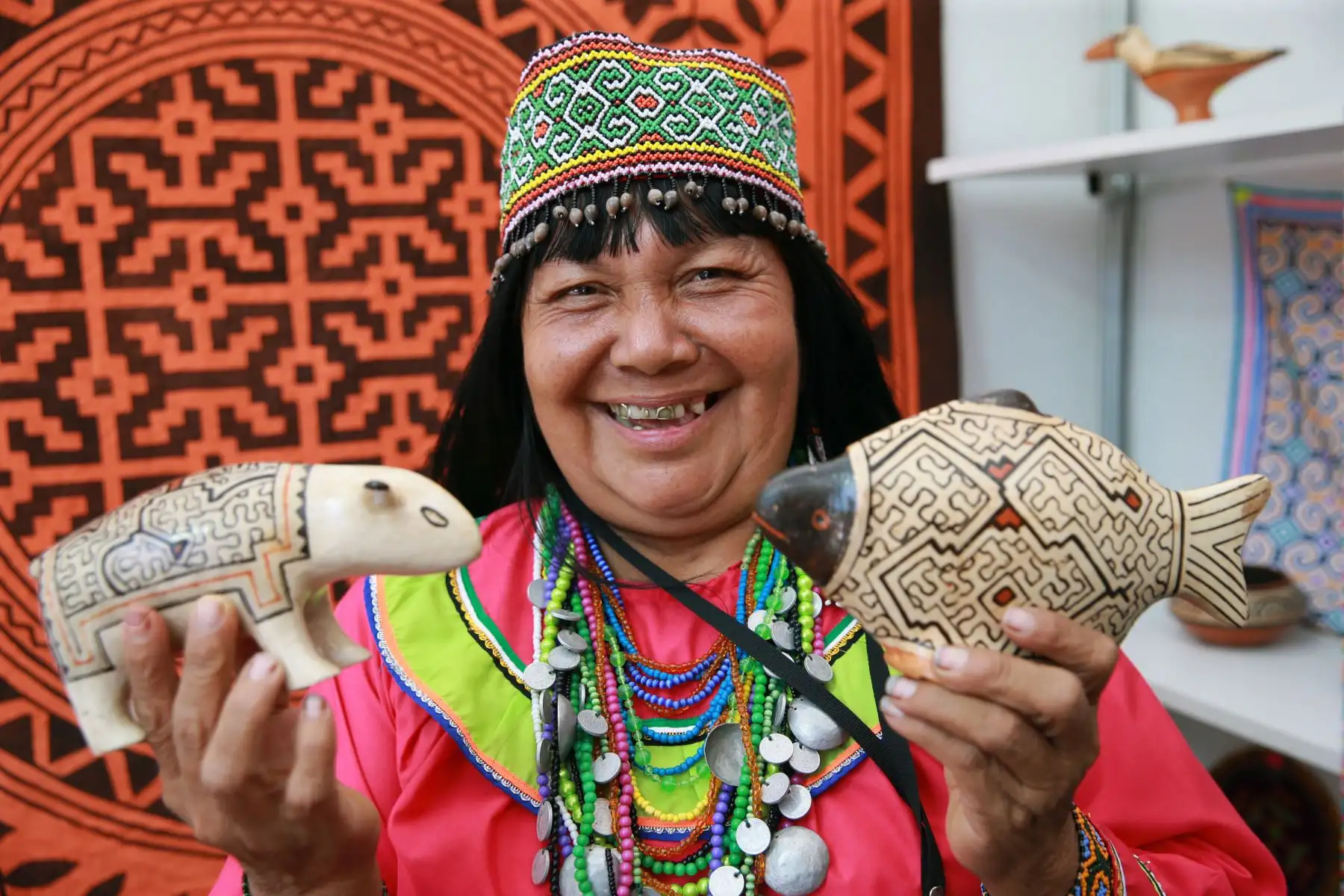 Feria Arte Nativa 2018 muestra variada oferta artesanal de productos que incluyen piezas de cerámica, textil, bisutería, trabajos en madera, fibra vegetal y pintura. Foto: ANDINA/Norman Córdova
