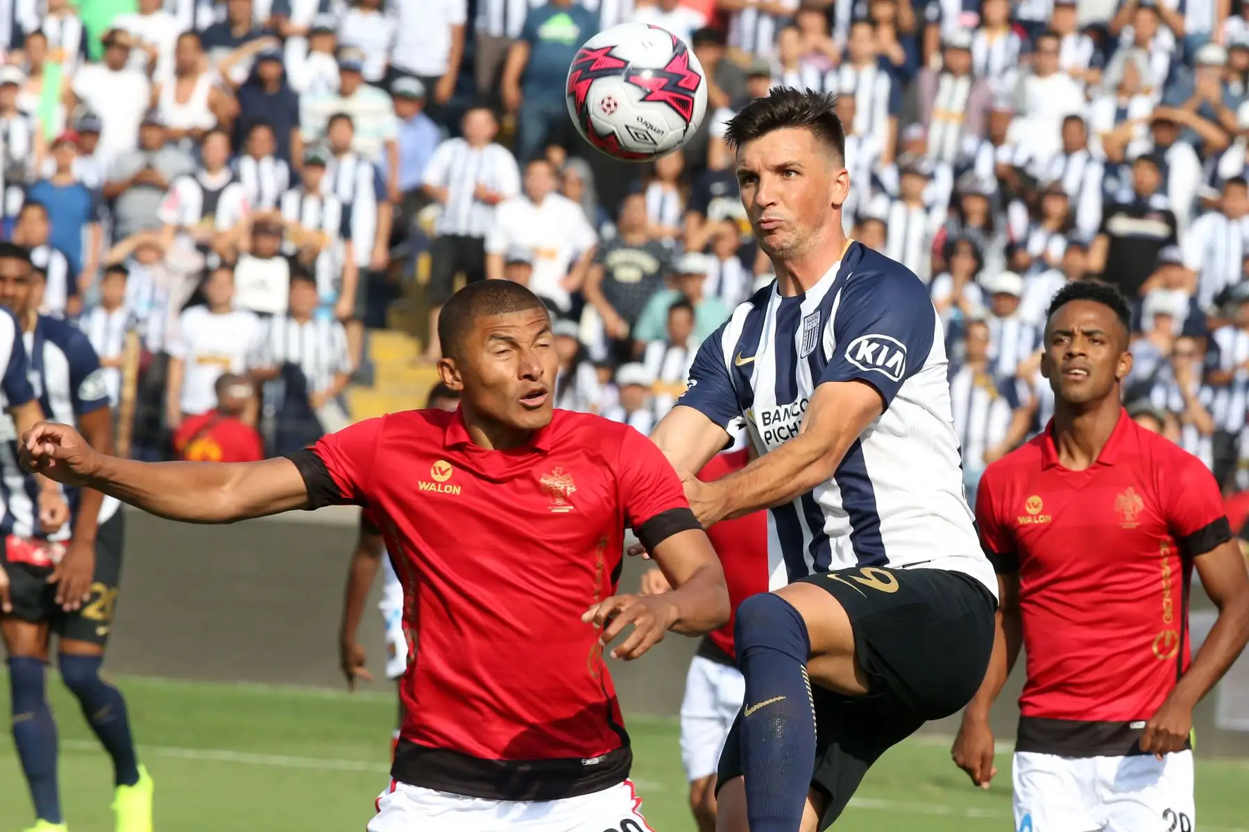 Alianza Lima y Melgar igualaron y definirán pase a la final el jueves en Arequipa. Foto: ANDINA/Vidal Tarqui