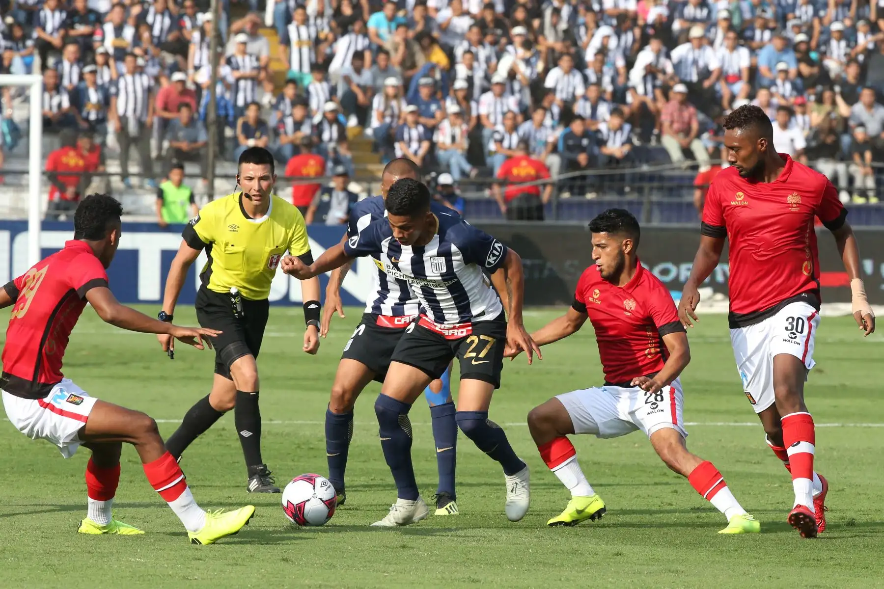 Alianza Lima y Melgar igualaron y definirán pase a la final el jueves en Arequipa. Foto: ANDINA/Vidal Tarqui