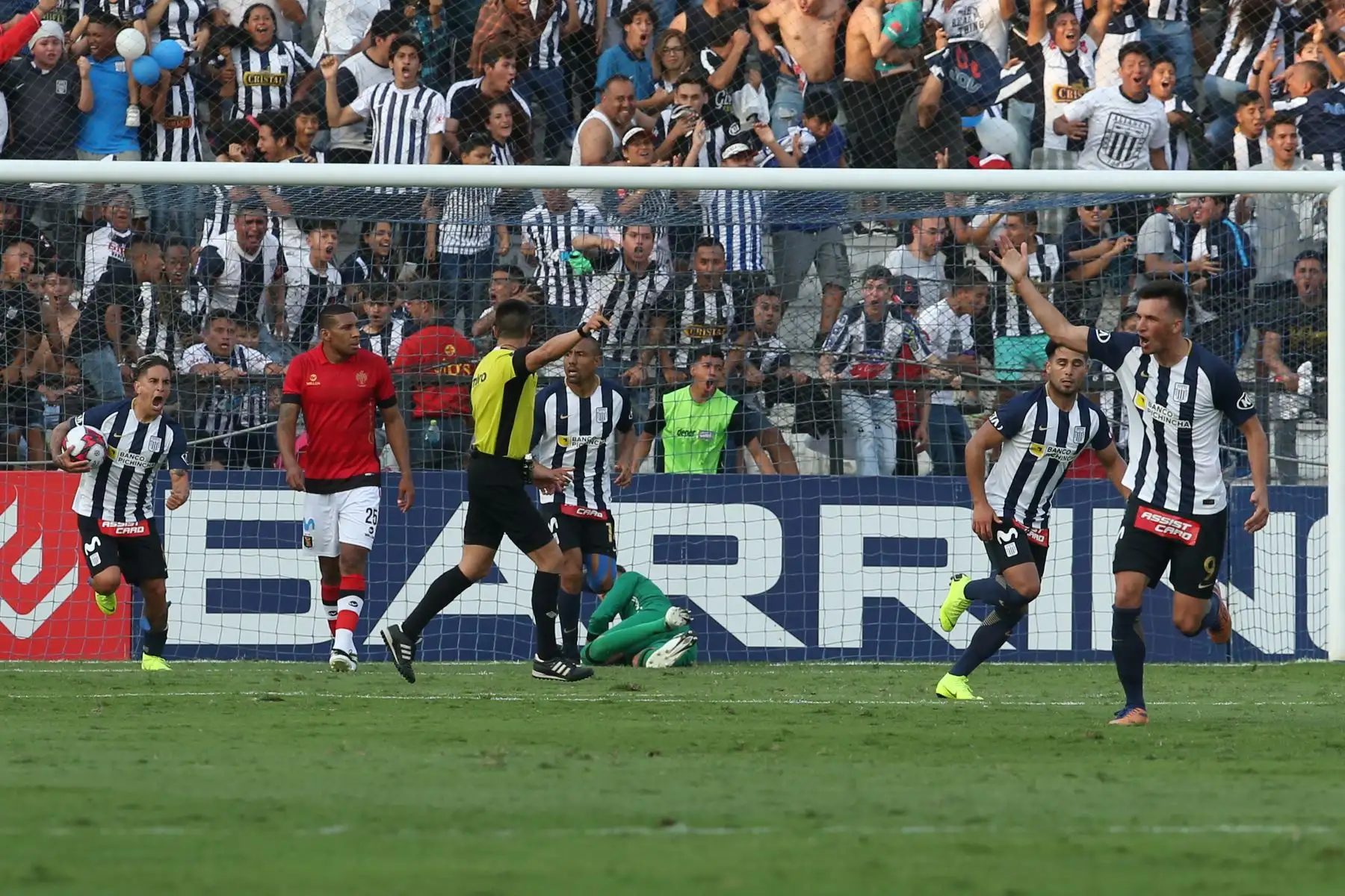 Alianza Lima y Melgar igualaron y definirán pase a la final el jueves en Arequipa. Foto: ANDINA/Vidal Tarqui