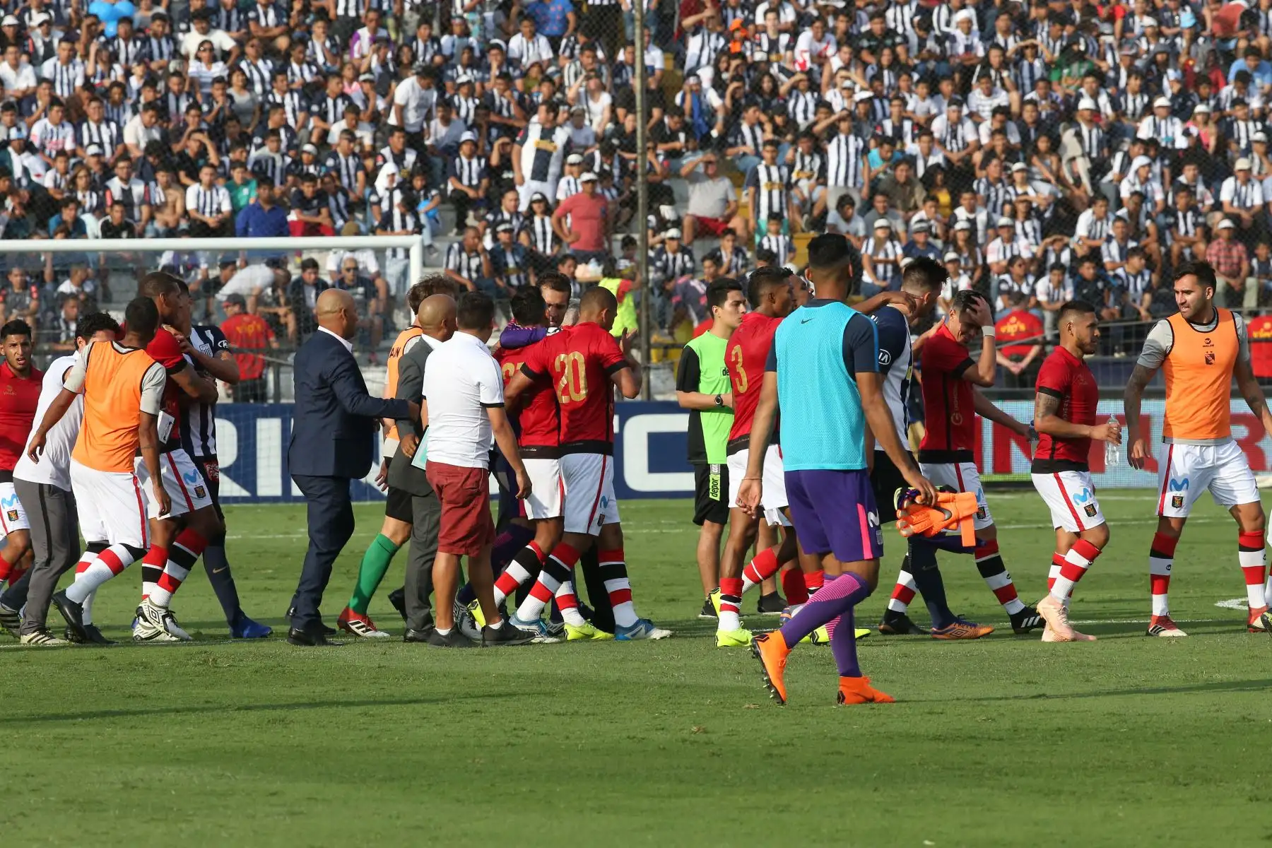 Alianza Lima y Melgar igualaron y definirán pase a la final el jueves en Arequipa. Foto: ANDINA/Vidal Tarqui