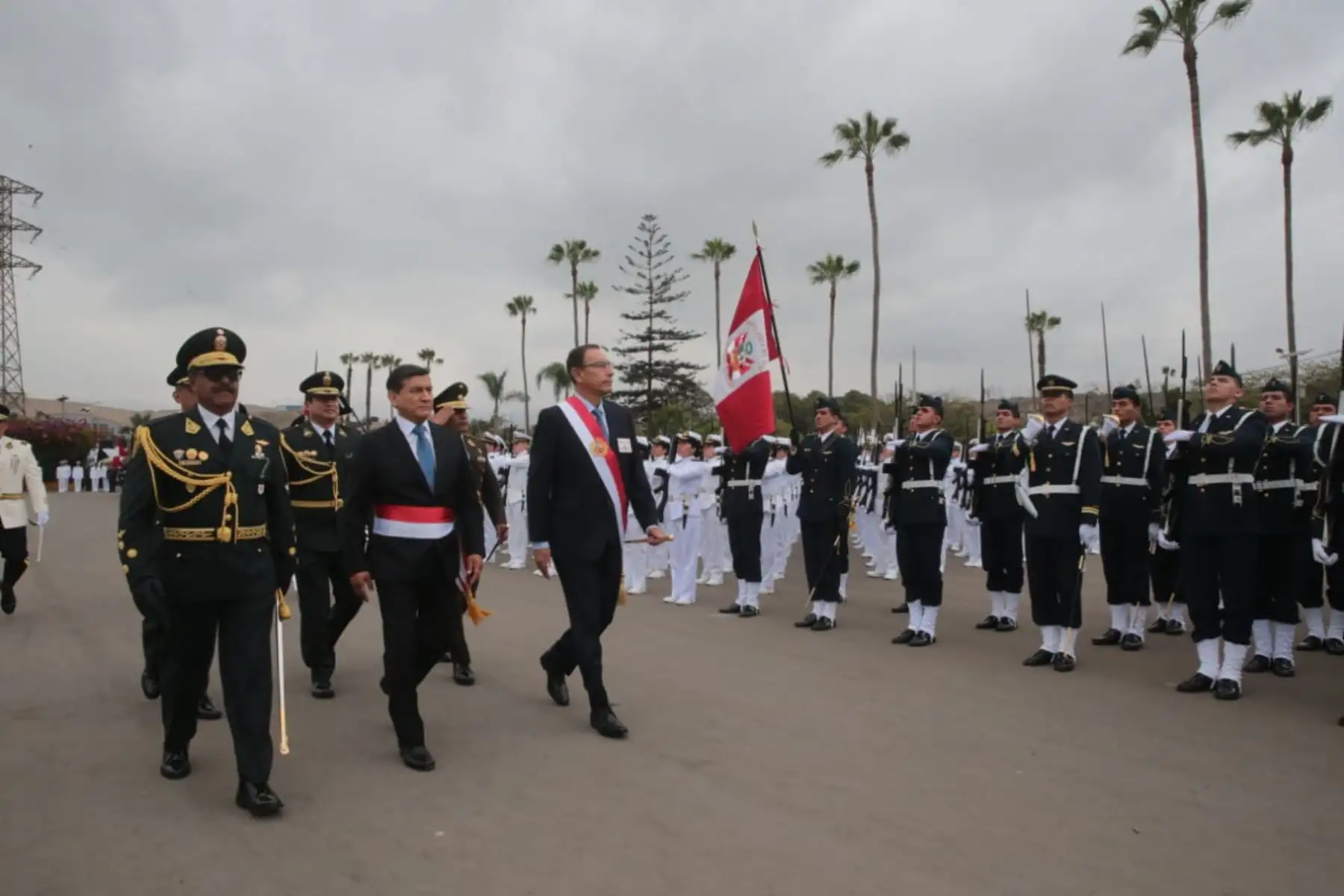 Presidente de la República, Martín Vizcarra, asiste a la ceremonia por el XXX Aniversario de la Policía Nacional del Perú, para reafirmar el rol fundamental que cumplen en nuestra sociedad y agradecer por su labor de entrega y disciplina.Foto: ANDINA/Prensa Presidencia