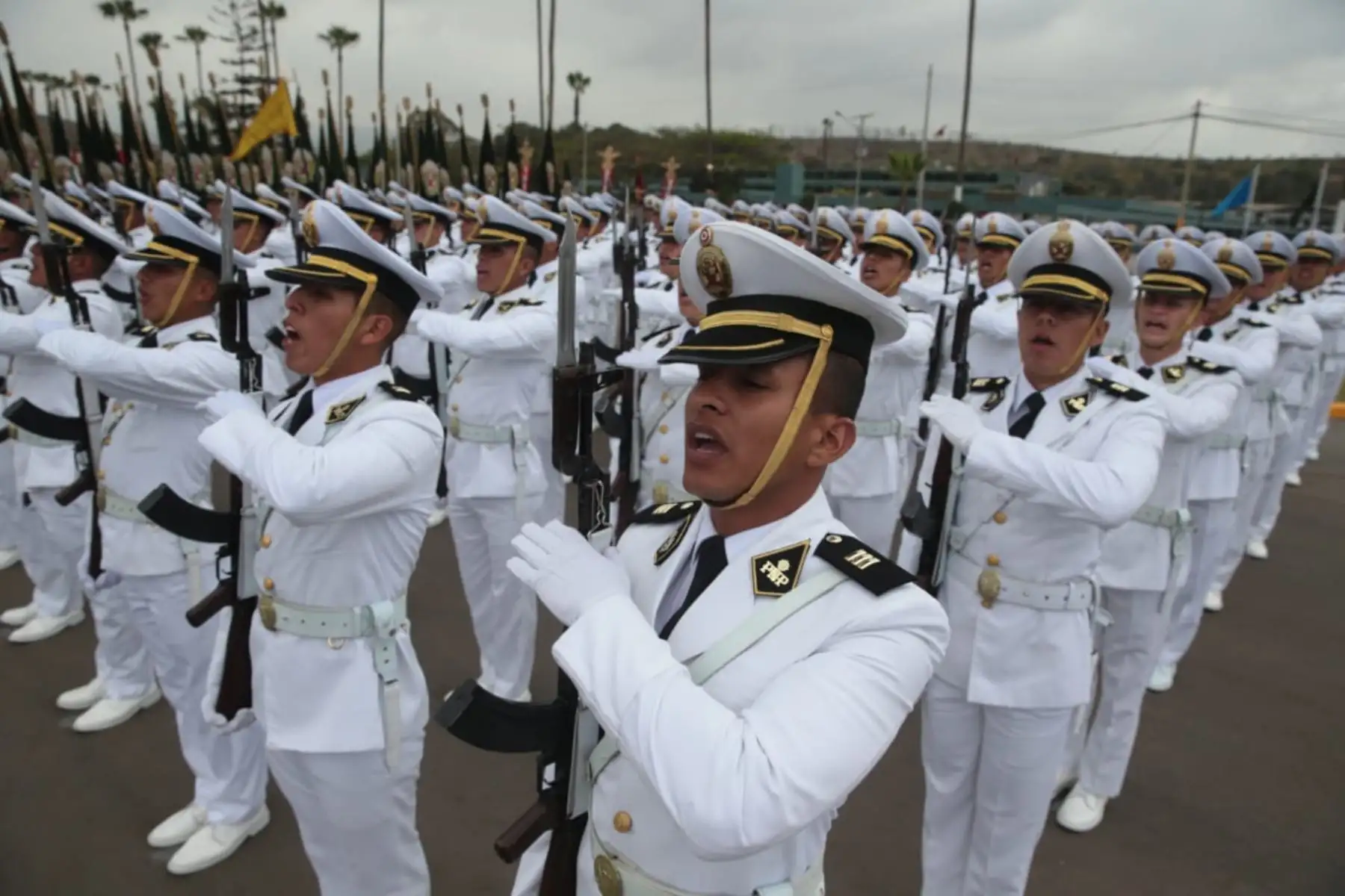 Presidente de la República, Martín Vizcarra, asiste a la ceremonia por el XXX Aniversario de la Policía Nacional del Perú, para reafirmar el rol fundamental que cumplen en nuestra sociedad y agradecer por su labor de entrega y disciplina.Foto: ANDINA/Prensa Presidencia