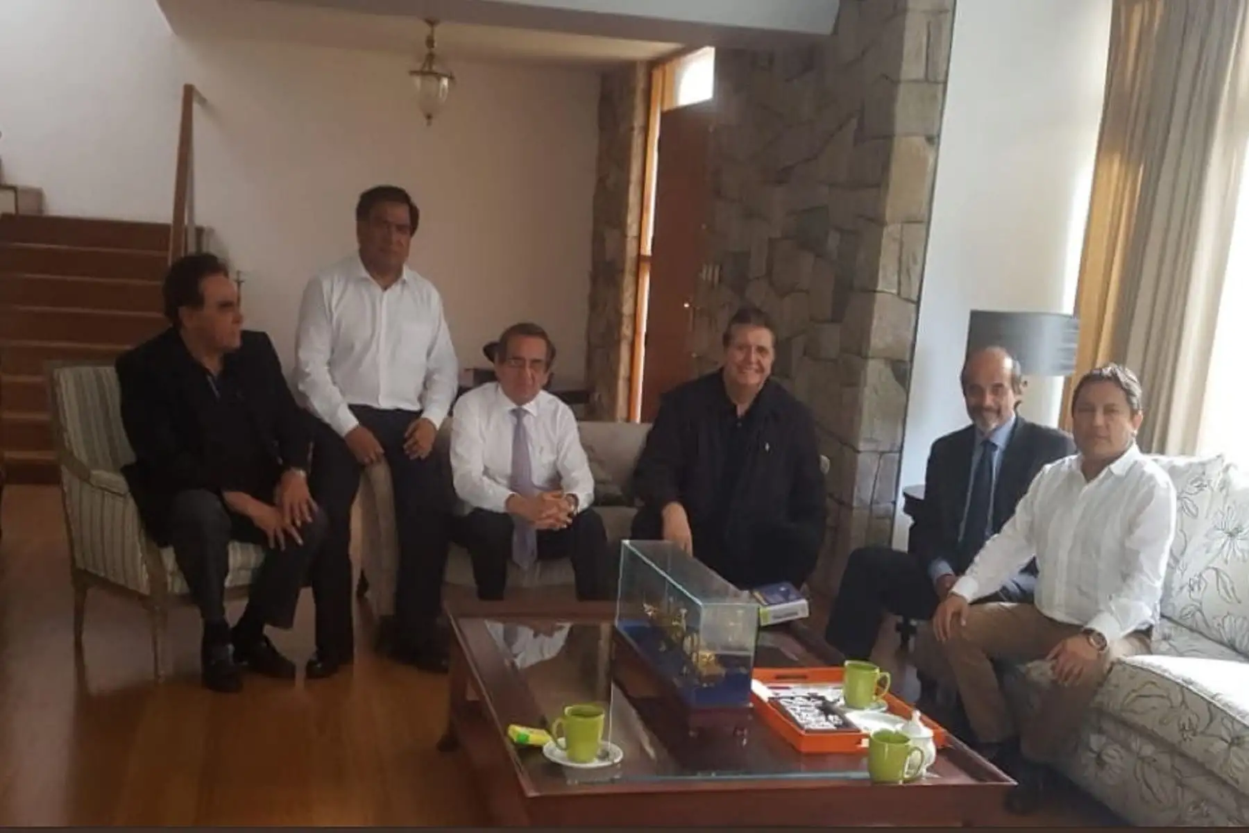 Alan García reaparece