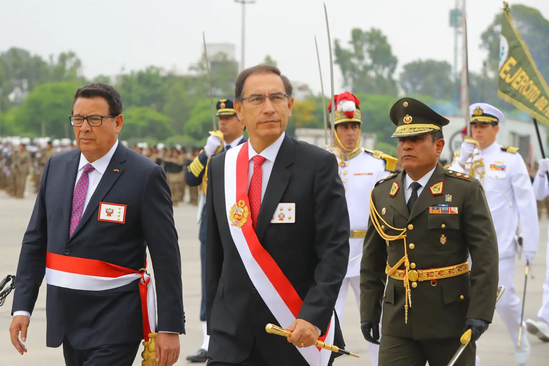 El presidente de la República, Martín Vizcarra, participa en la ceremonia central por el día del Ejército del Perú y el 194° aniversario de la batalla de Ayacucho.Foto: ANDINA/Andrés Valle/Prensa Presidencia