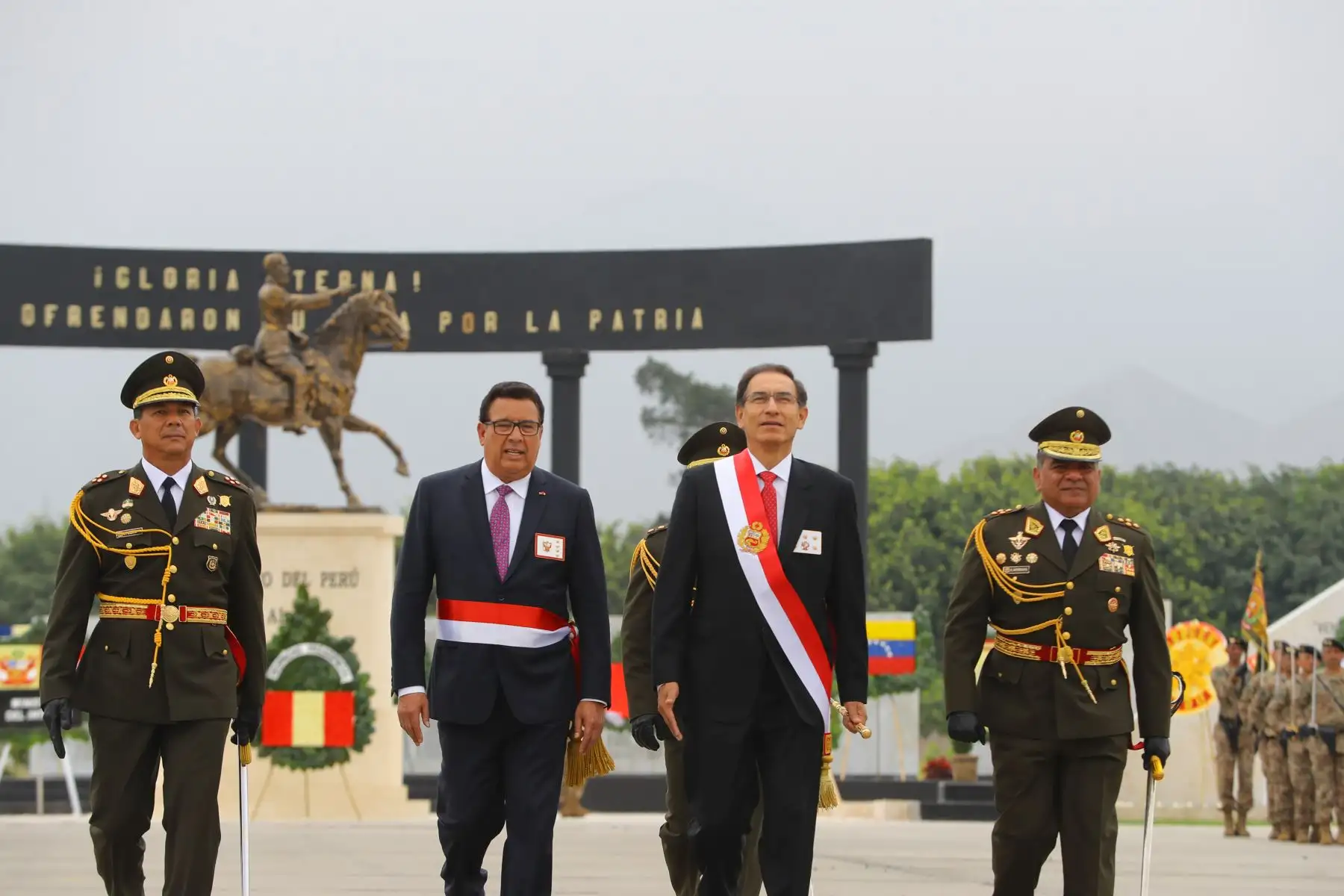 El presidente de la República, Martín Vizcarra, participa en la ceremonia central por el día del Ejército del Perú y el 194° aniversario de la batalla de Ayacucho.Foto: ANDINA/Andrés Valle/Prensa Presidencia