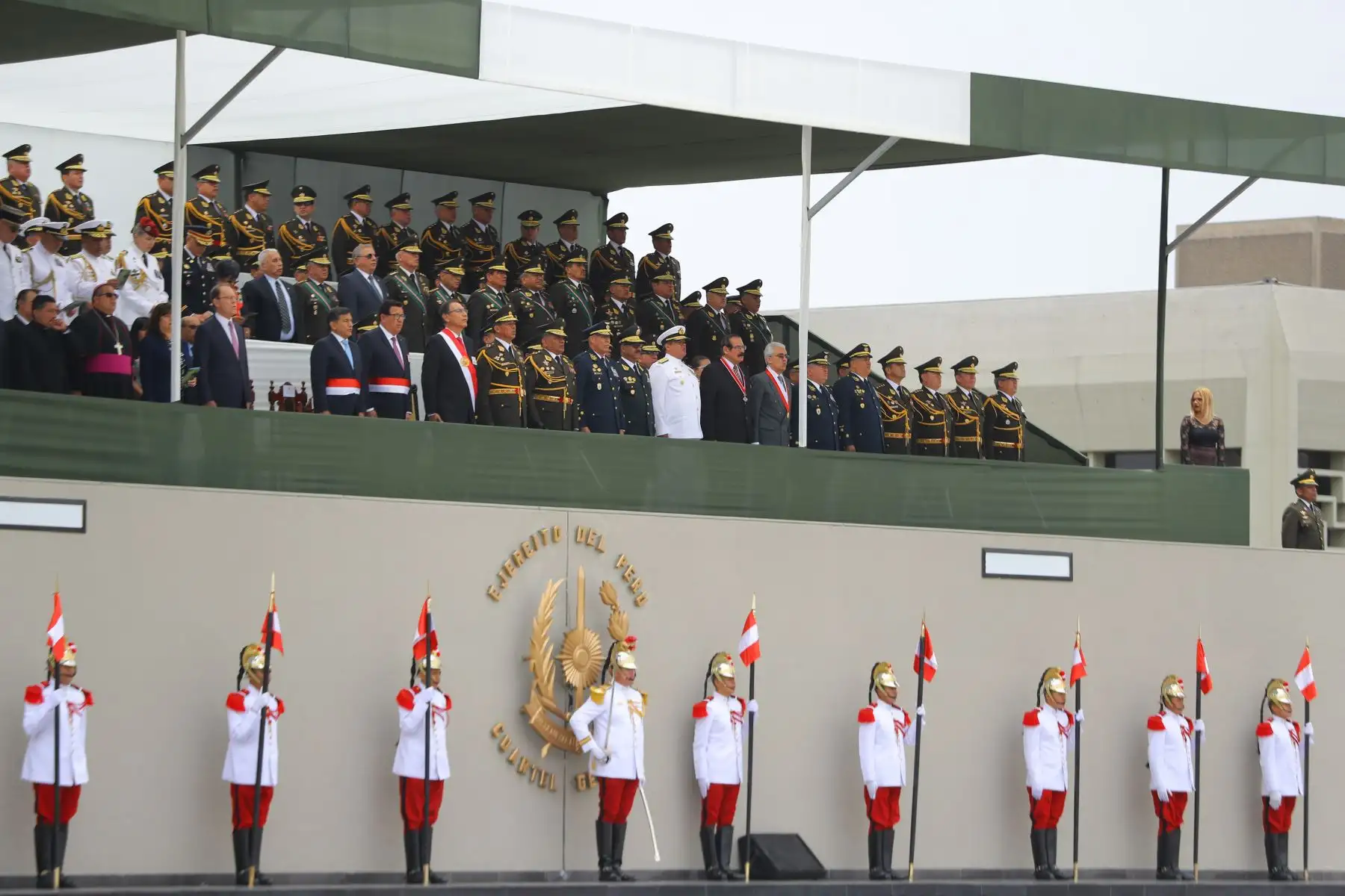 El presidente de la República, Martín Vizcarra, participa en la ceremonia central por el día del Ejército del Perú y el 194° aniversario de la batalla de Ayacucho.Foto: ANDINA/Andrés Valle/Prensa Presidencia