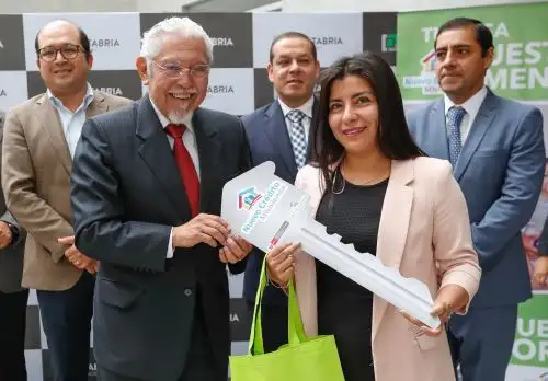 Ministro de Vivienda, Javier Piqué.