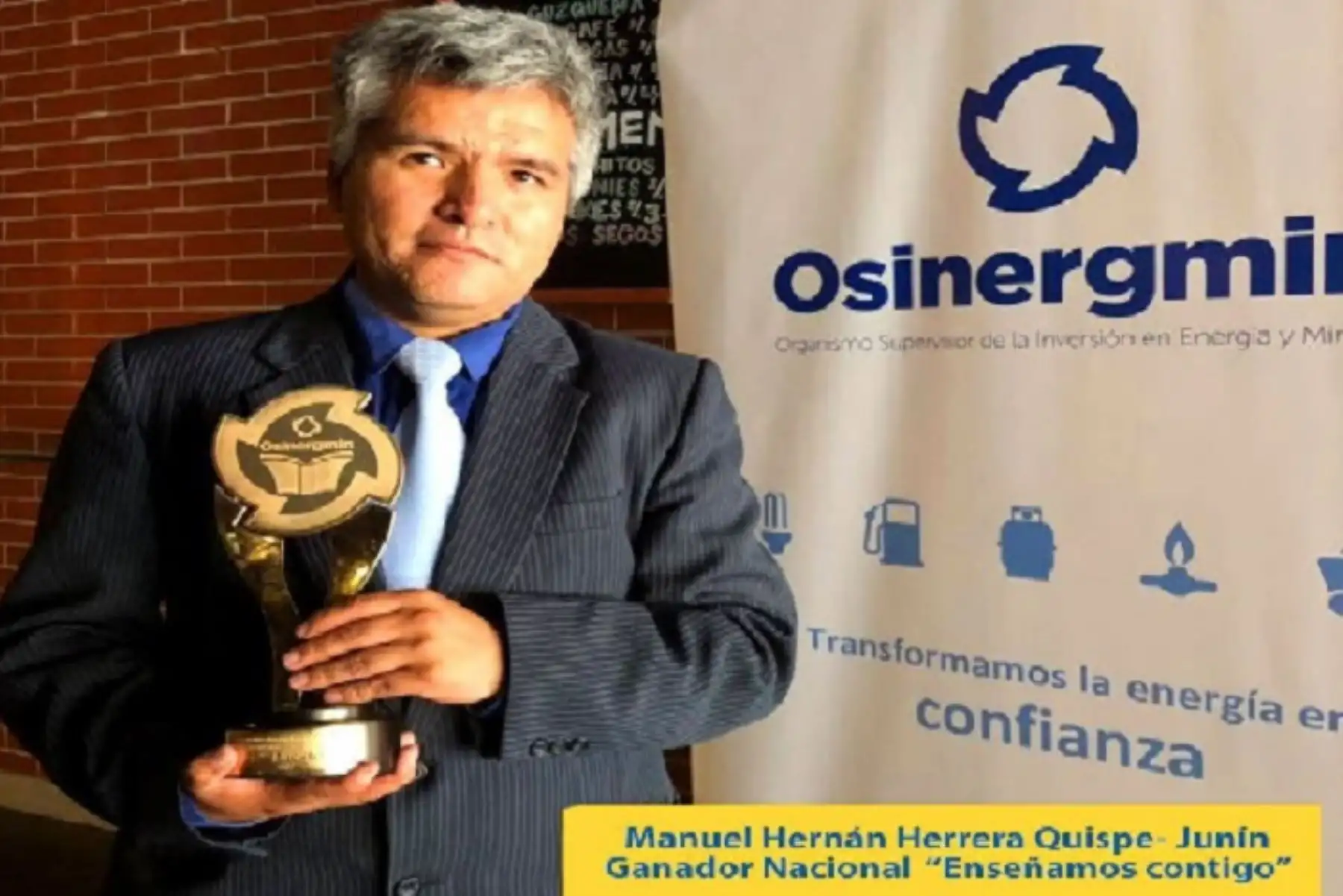El docente Manuel Hernán Herrera Quispe, procedente de Tarma (Junín) ganó el primer lugar del IV Concurso Nacional de Cuentos “Enseñamos Contigo”, actividad que organizada por el Organismo Supervisor de la Inversión en Energía y Minería (Osinergmin) bajo el tema Energías Renovables, convocó a profesores de todo el Perú.