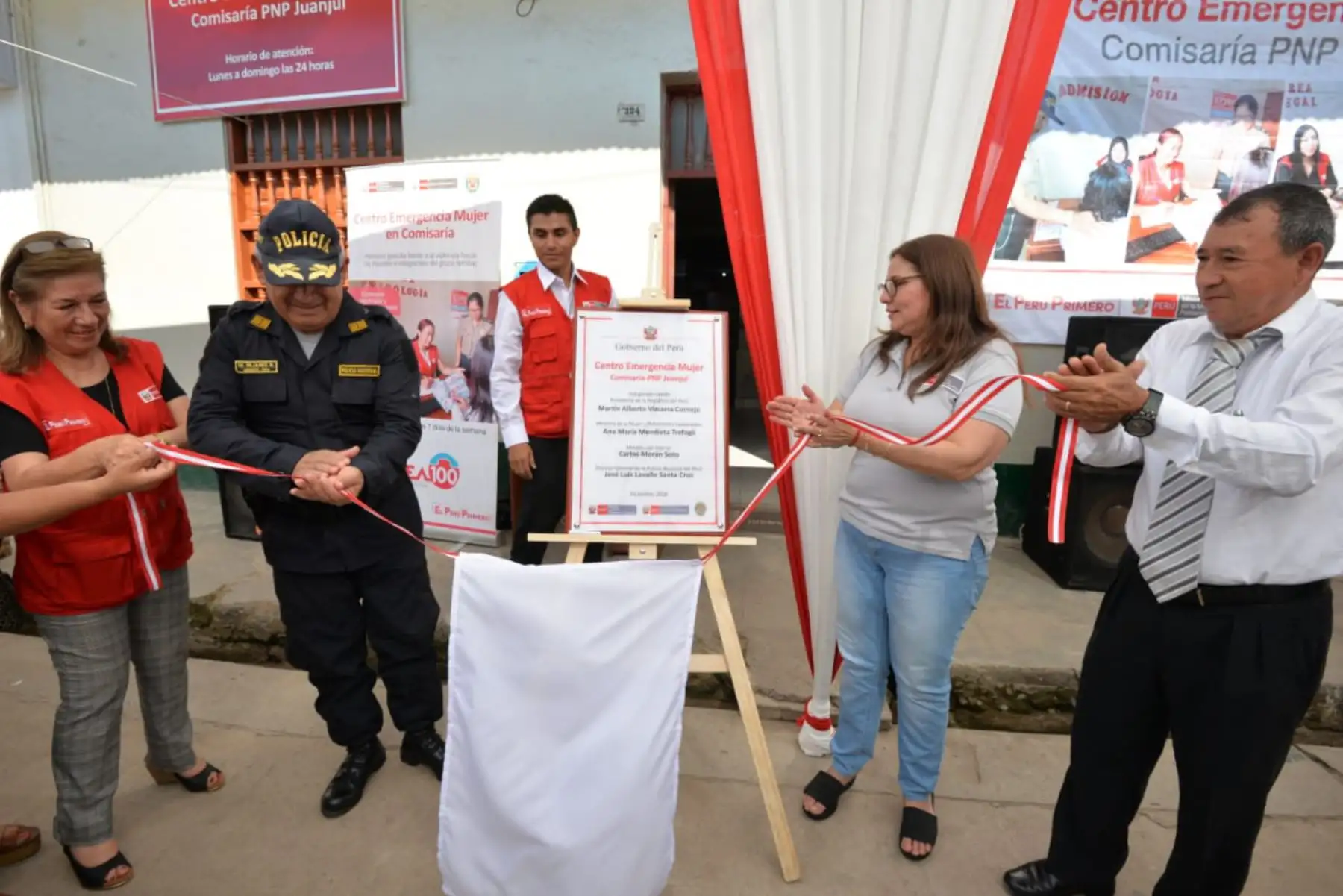 La ministra de la Mujer y Poblaciones Vulnerables, Ana María Mendieta, inauguró hoy un Centro de Emergencia Mujer (CEM) en la comisaría de Janjuí
