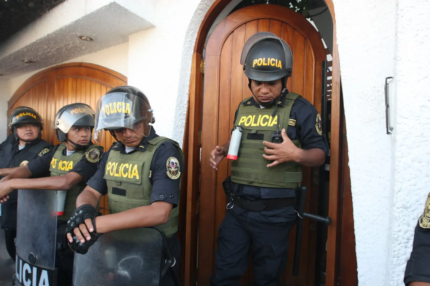 Presidente de la Federacion peruana de futbol,Edwin Oviedo, llega a los juzgados anticorrupcion en el cercado de Lima.Foto:ANDINA/Héctor Vinces.
