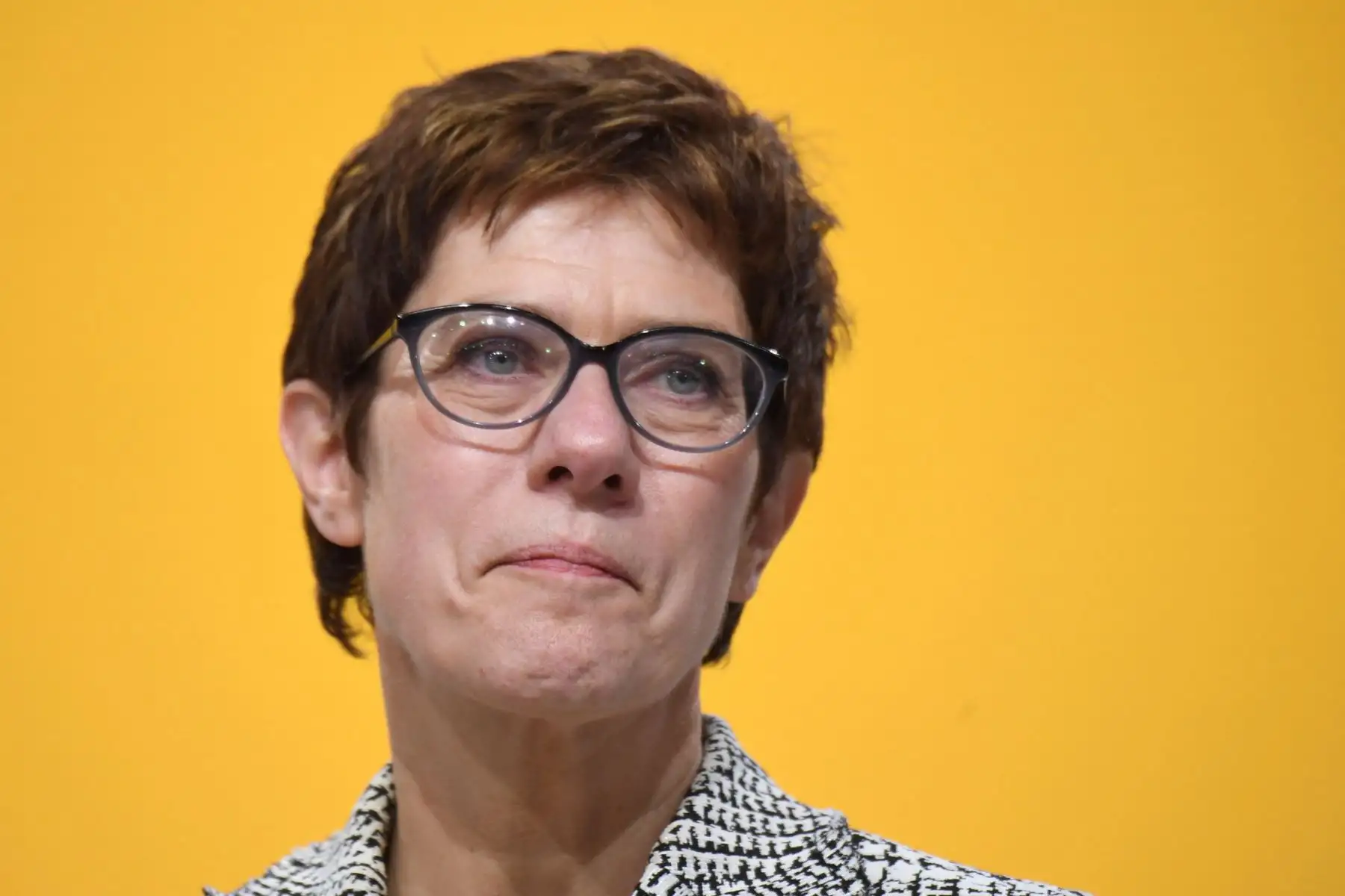 Annegret Kramp-Karrenbauer reacciona tras ser elegida como nueva presidenta del partido Unión Cristianodemócrata alemana (CDU) Foto: EFE