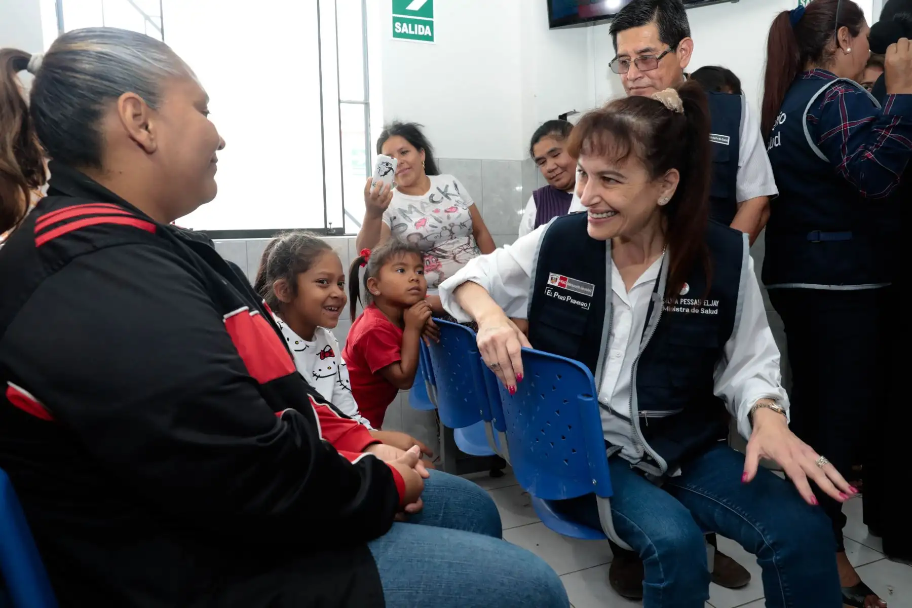 Ministra de Salud, Silvia Pessah, lidera ceremonia de relanzamiento del Puesto de Salud Héroes del Cenepa en Villa El Salvador.Foto: ANDINA/MINSA