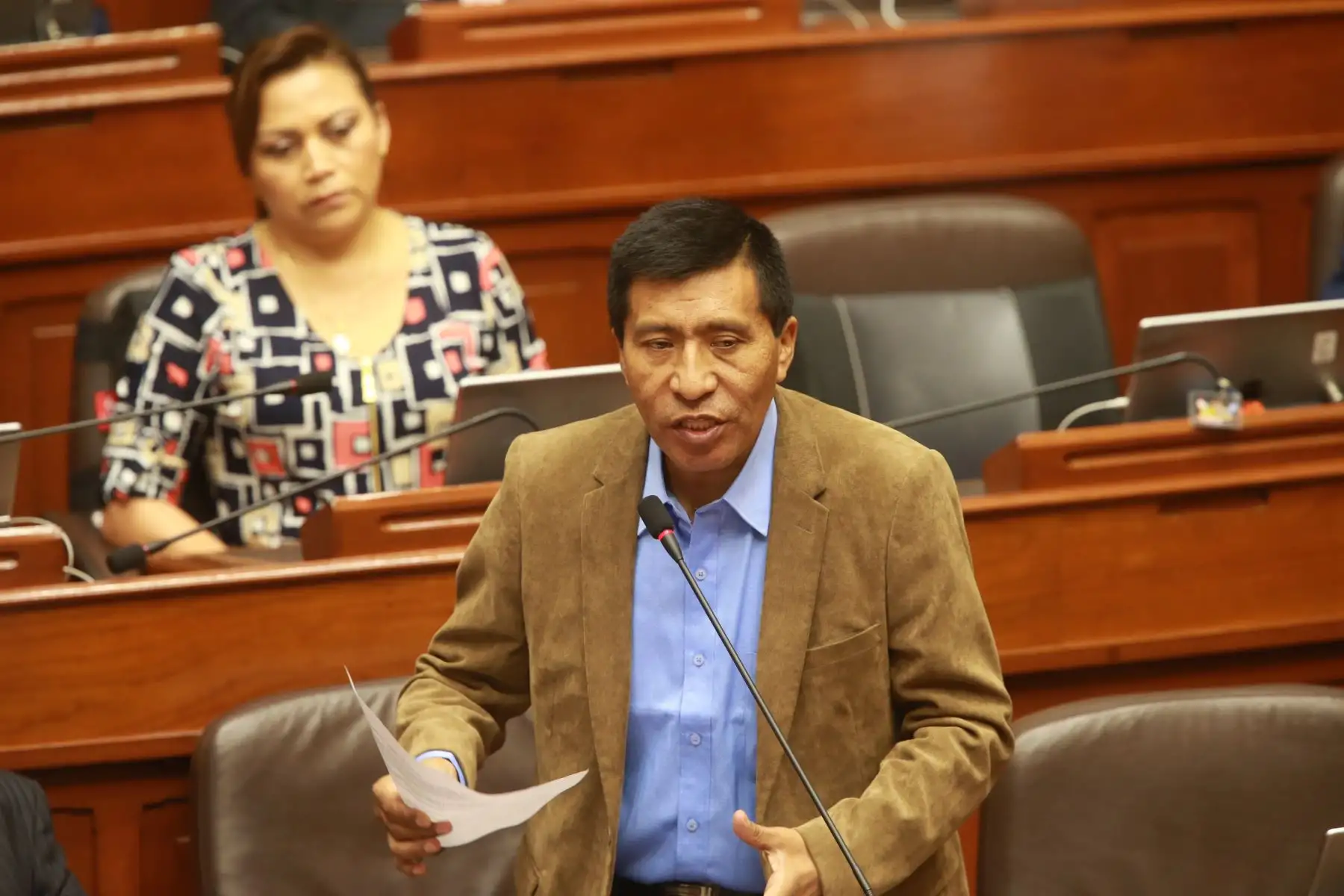 El pleno del Congreso  debate informe de la Comisión de Ética Parlamentaria que propone suspender por 120 días al legislador fujimorista Moisés Mamani, por tocamientos indebidos a una tripulante de la aerolínea Latam..Foto: ANDINA/Norman Còrdova