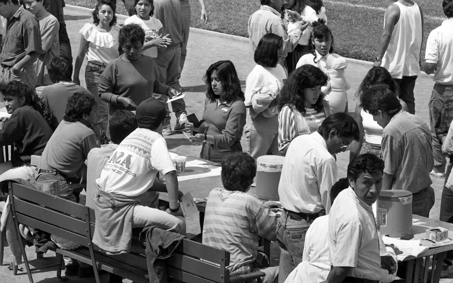 Referéndum para ratificar la nueva Constitución redactada y aprobada por el Congreso Constituyente Democrático.Foto: ANDINA/Archivo Histórico