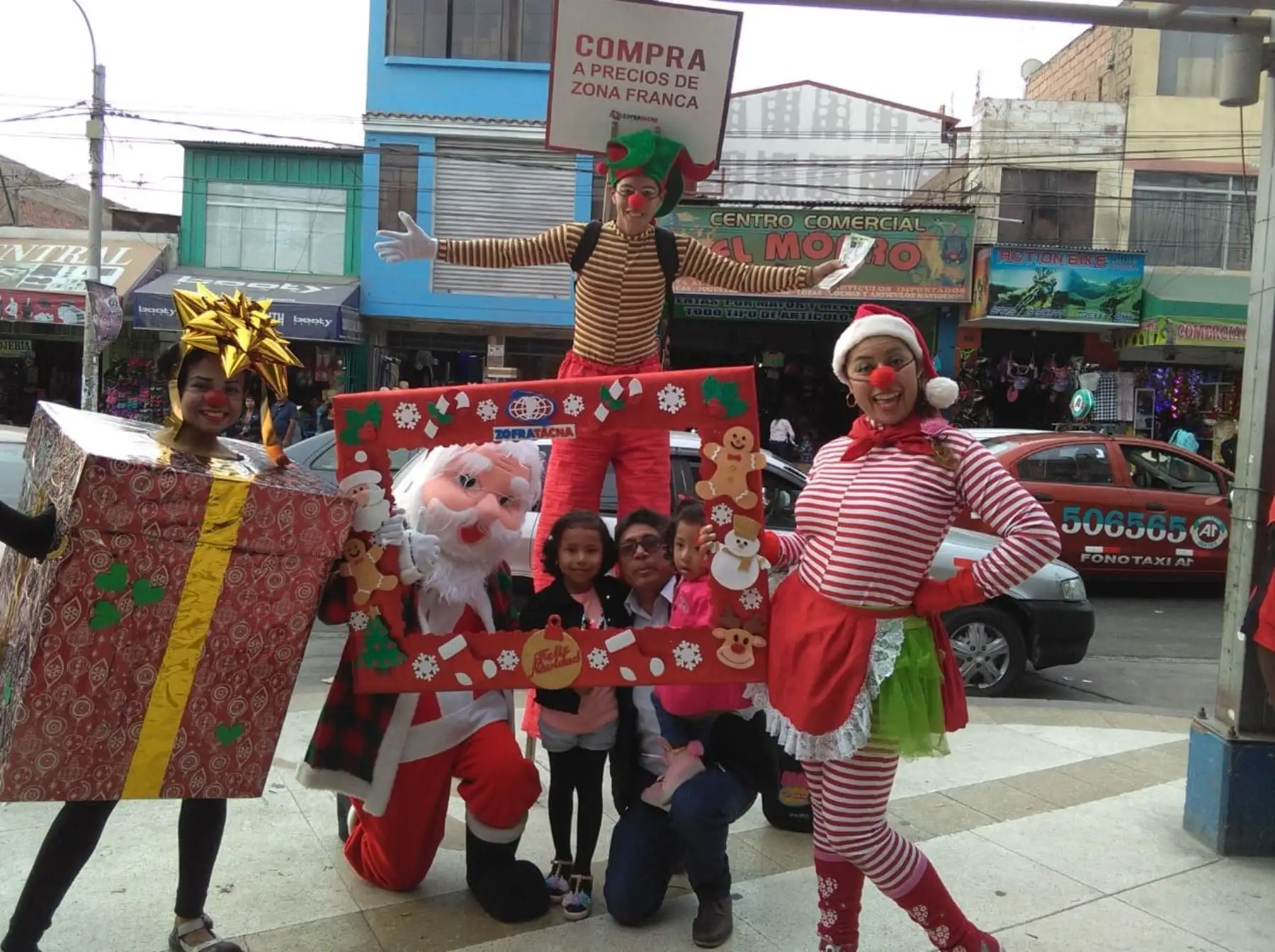 La Navidad se vive en Tacna con una variada oferta comercial.