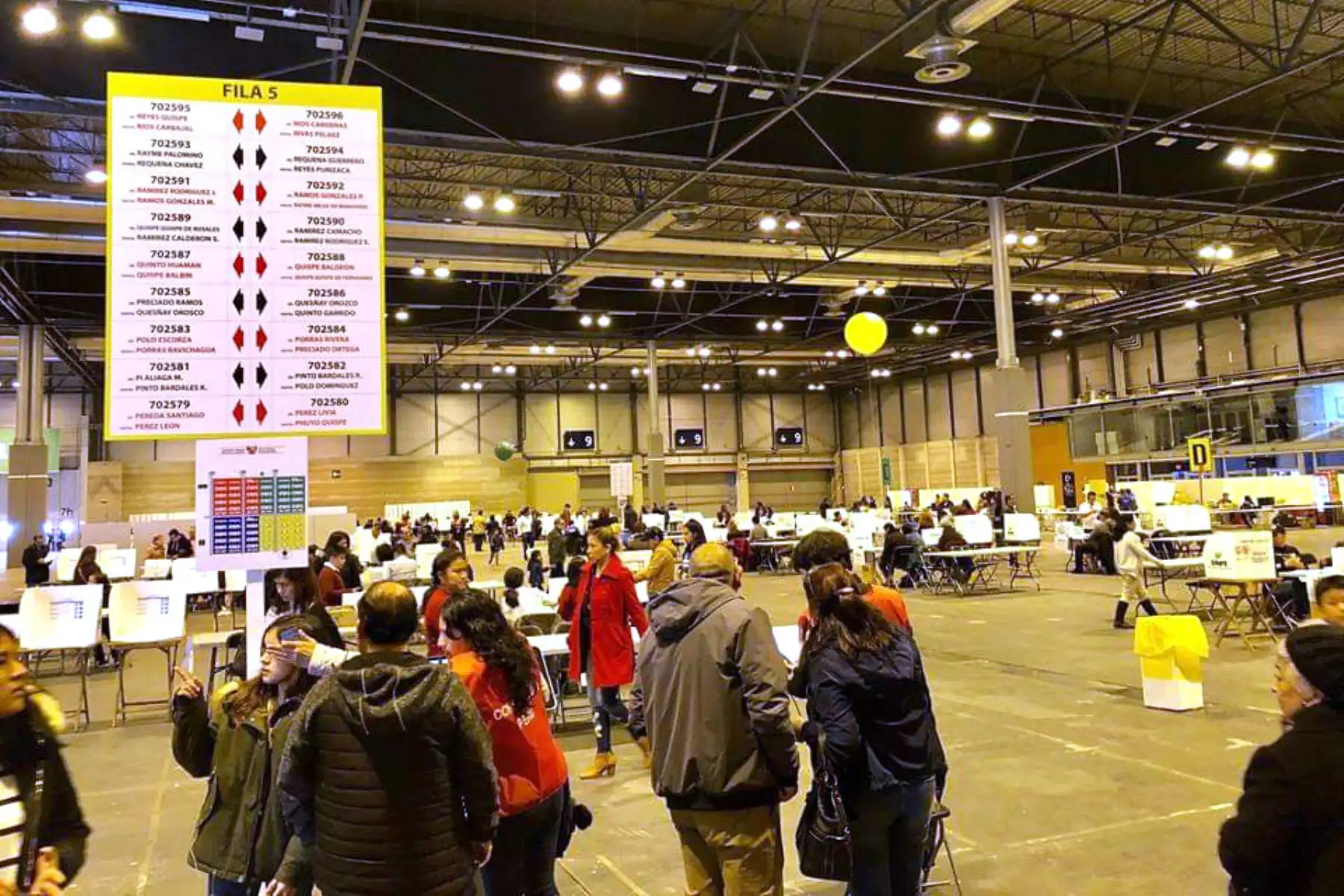 Los peruanos residentes en Madrid, España, donde se instalaron 220 mesas de sufragio y se espera a más de 65 mil electores, se desarrolla con normalidad en el marco del Referéndum 2018. Foto: ANDINA/ONPE