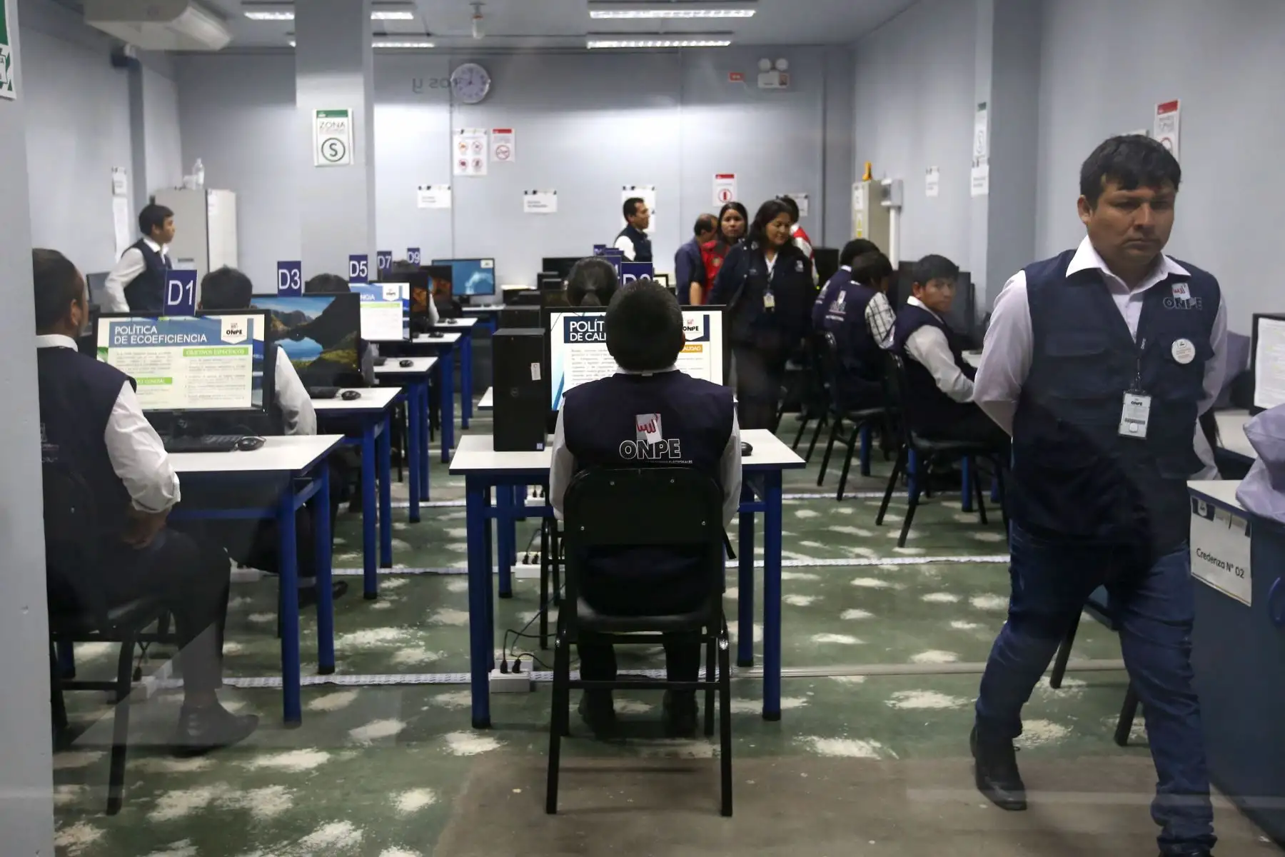 Oficina Nacional de procesos electorales, de elecciones sobre el referéndum 2018 y la segunda vuelta regional en Ayacucho. Foto: ANDINA/Vidal Tarqui Palomino