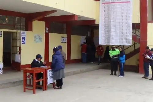Intervienen a pobladora en Pasco por un presunto caso de suplantación.Foto:  ANDINA