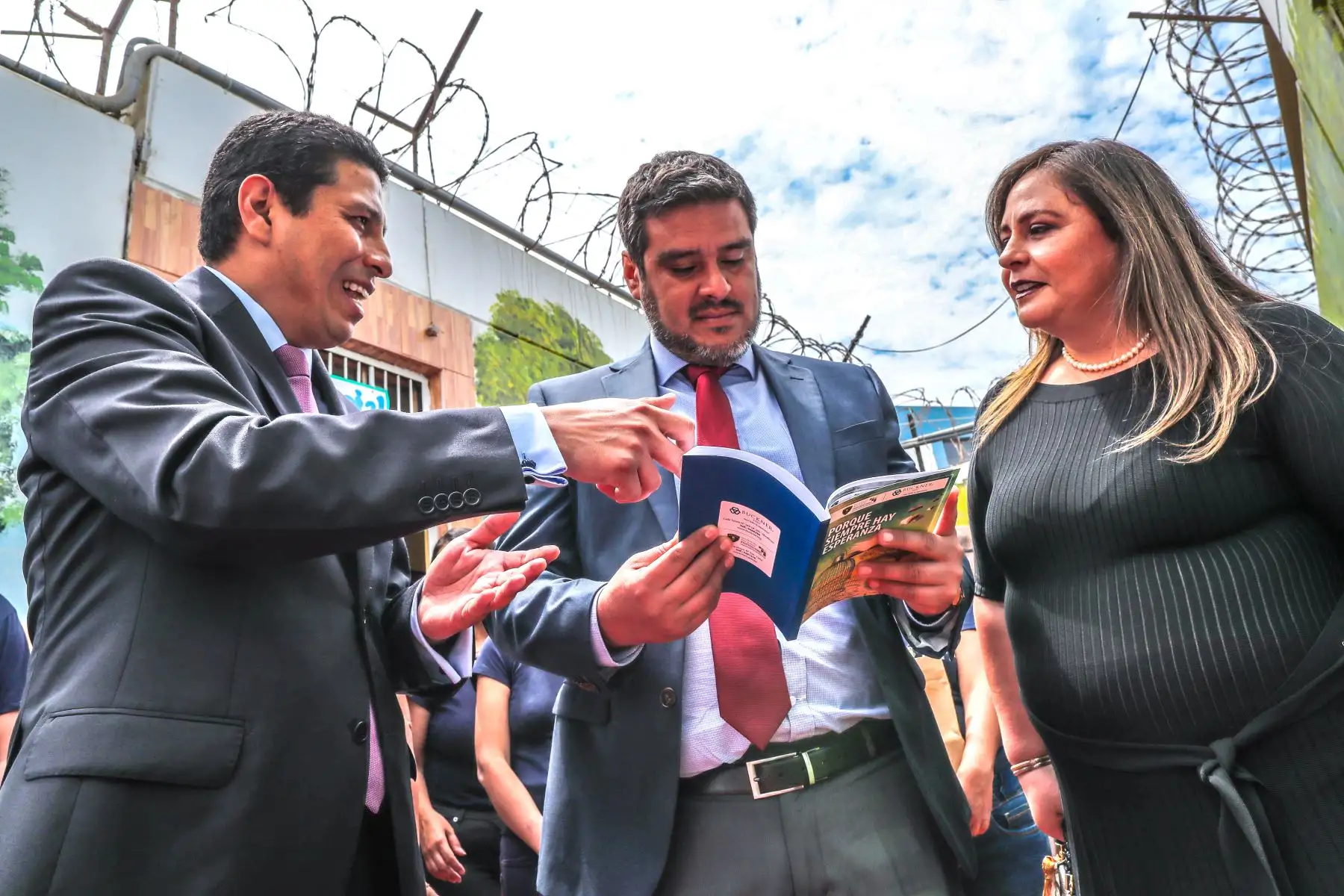 Un libro con 31 historias de internos que reflejan sus vivencias en reclusión, fue presentado por el Instituto Nacional Penitenciario (INPE), y Buckner Perú en el penal del Callao. Foto: ANDINA/INPE