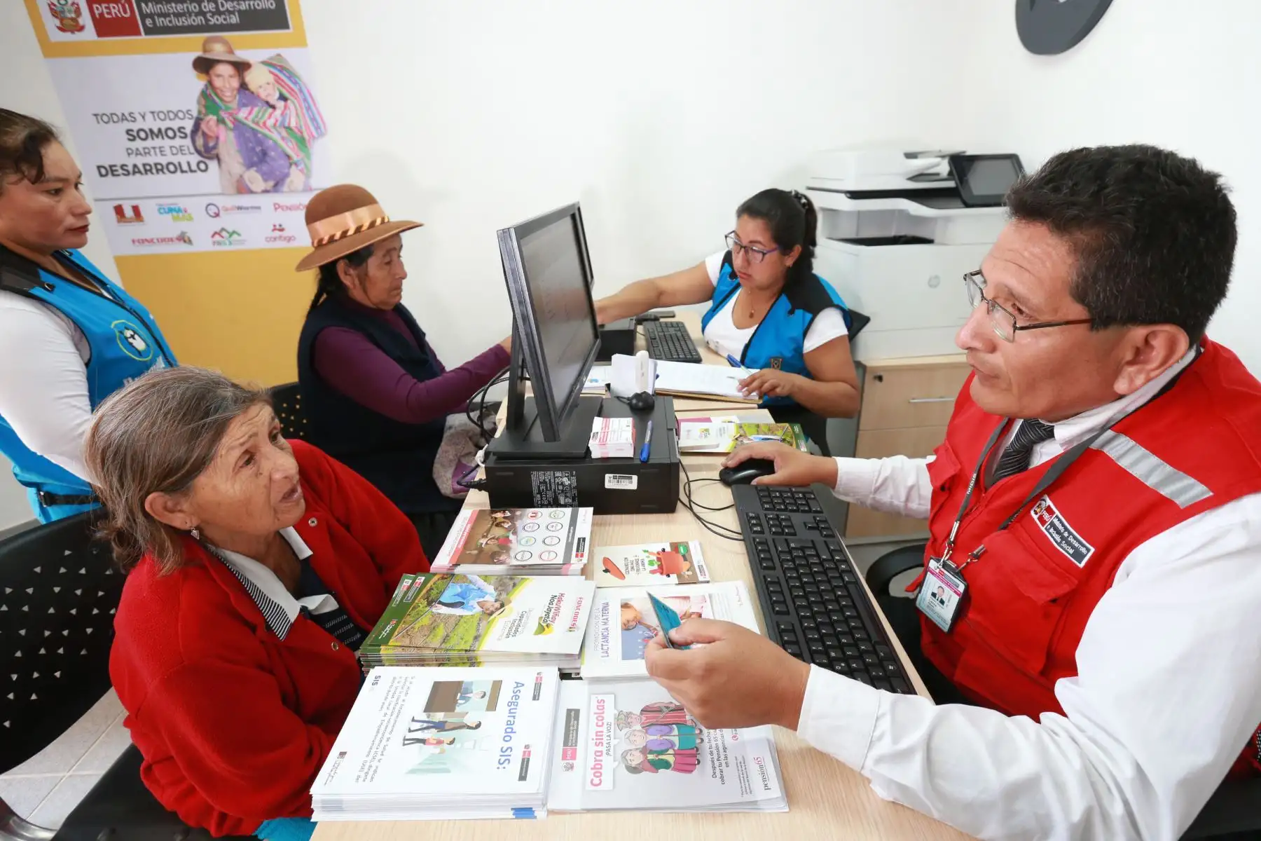 La ministra de Desarrollo e Inclusión Social, Liliana La Rosa  inaugurara la Ventanilla Única Social (VUS) en la ciudadela de Pachacútec en el distrito chalaco de Ventanilla con el objetivo de acercar los servicios de los programas sociales del MIDIS Foto: ANDINA/Norman Córdova