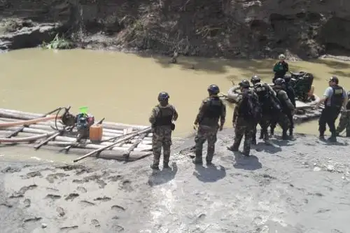 Autoridades destruyen equipos e insumos de la minería ilegal en región Amazonas. ANDINA/Difusión