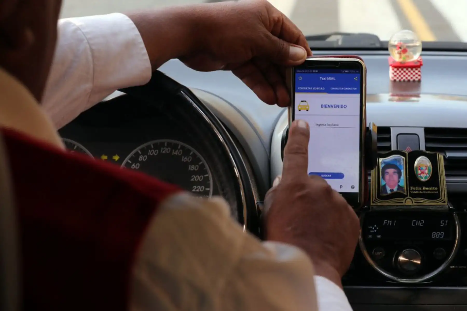 La Municipalidad de Lima presentará el primer aplicativo móvil municipal en el país que permite conocer los datos oficiales de los vehículos y conductores autorizados por dicha comuna para prestar el servicio de la ciudad.
Foto: ANDINA/MML