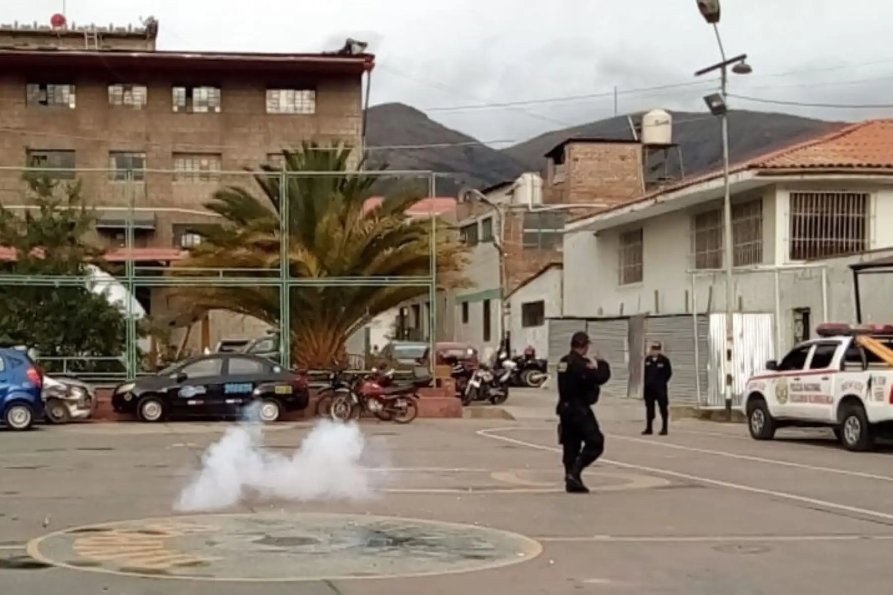 Policía inicia campaña contra la fabricación y comercio ilegal de pirotécnicos en Junín.