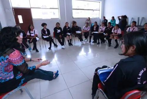 Científica Silvia Rosas visitó colegio Rosa de Santa María, gracias a Concytec. Foto: ANDINA/Norman Córdova