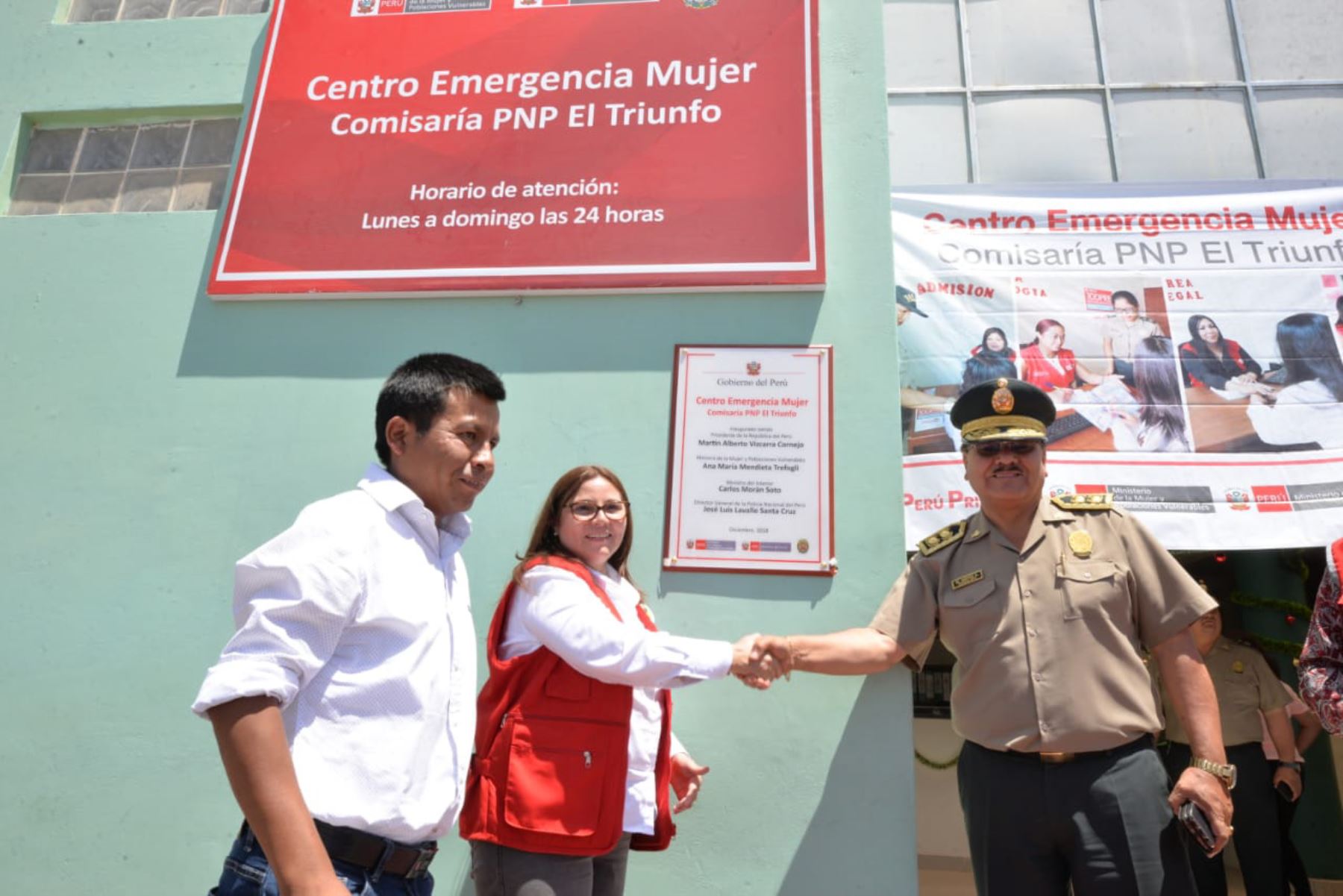 La ministra de la Mujer y Poblaciones Vulnerables, Ana María Mendieta, inauguró el Centro Emergencia Mujer (CEM) en la comisaría El Triunfo, región Arequipa.